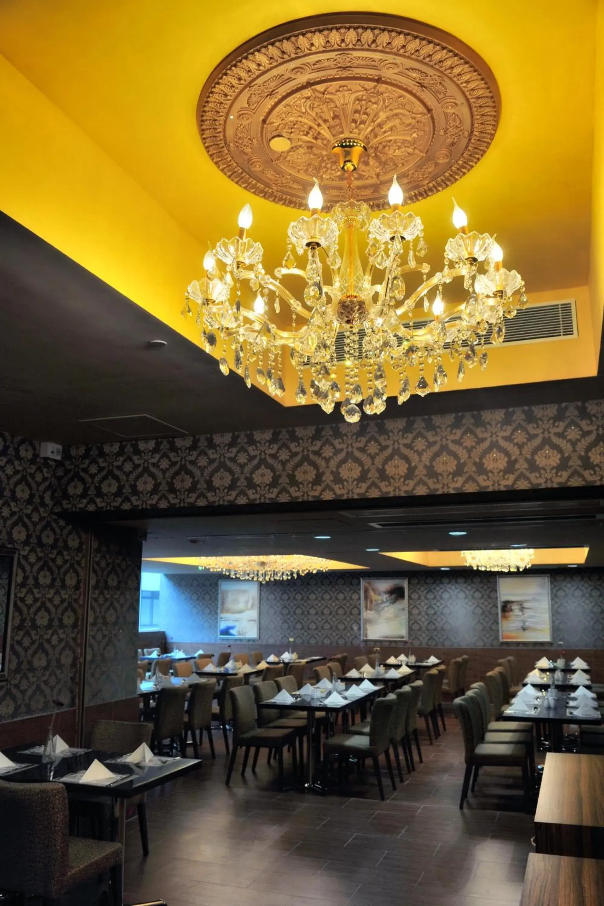 Restaurant/places to eat in Ramada Grand Tsim Sha Tsui Restaurant/places to eat in Ramada Grand Tsim Sha Tsui