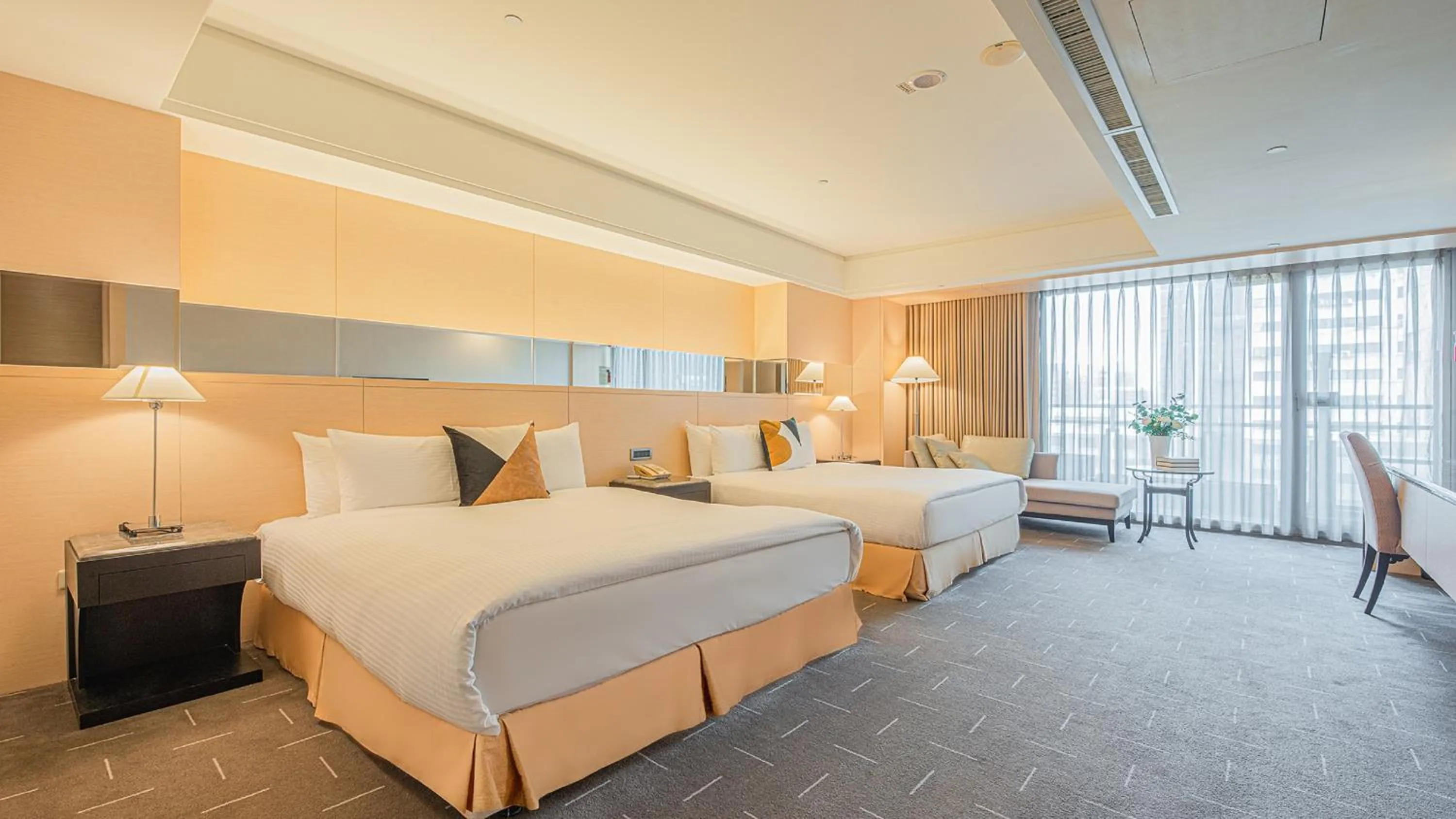 Bed in CHECK inn SELECT Taichung Dadun
