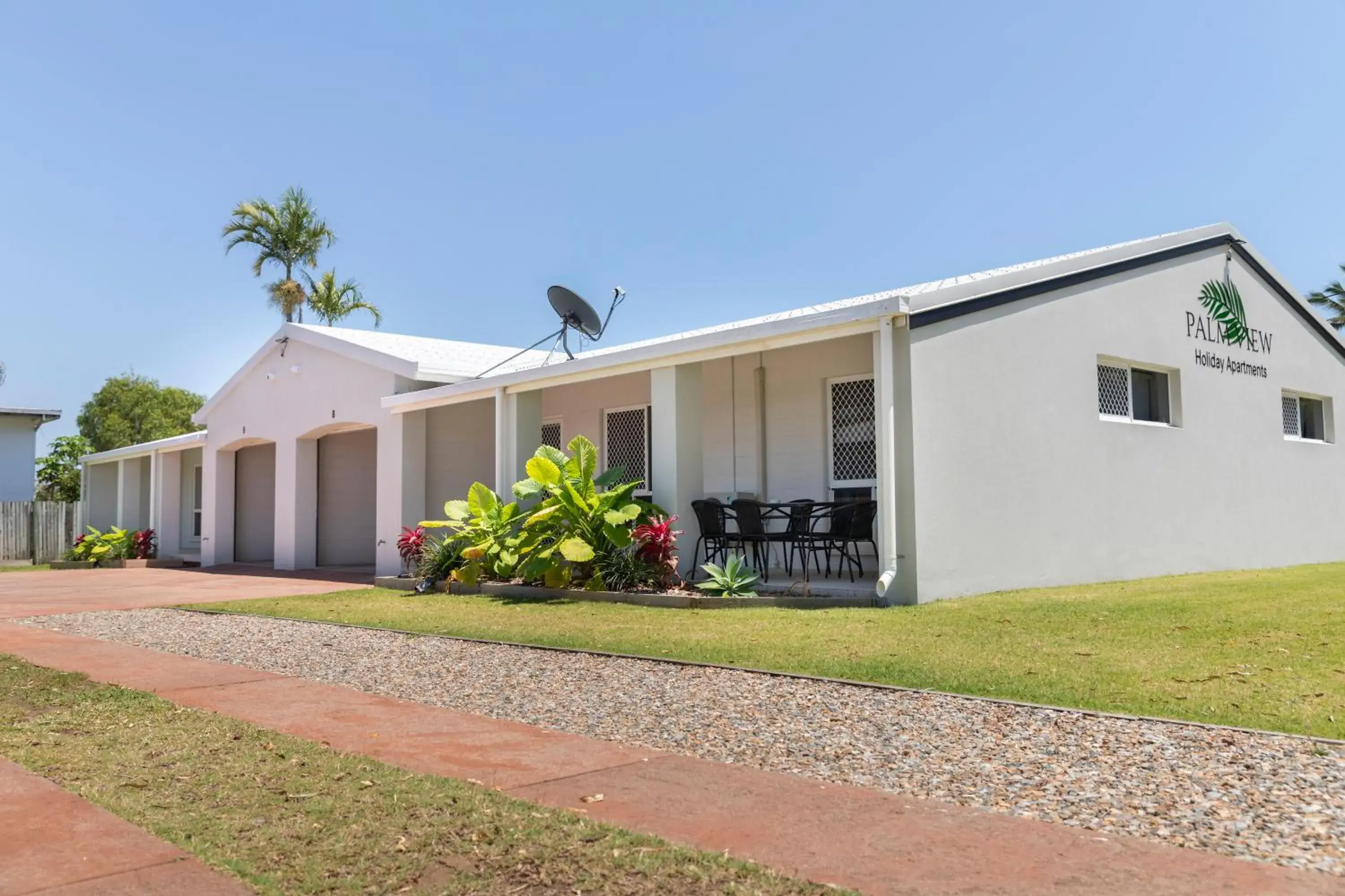 Garden view in Palm View Holiday Apartments Garden view in Palm View Holiday Apartments