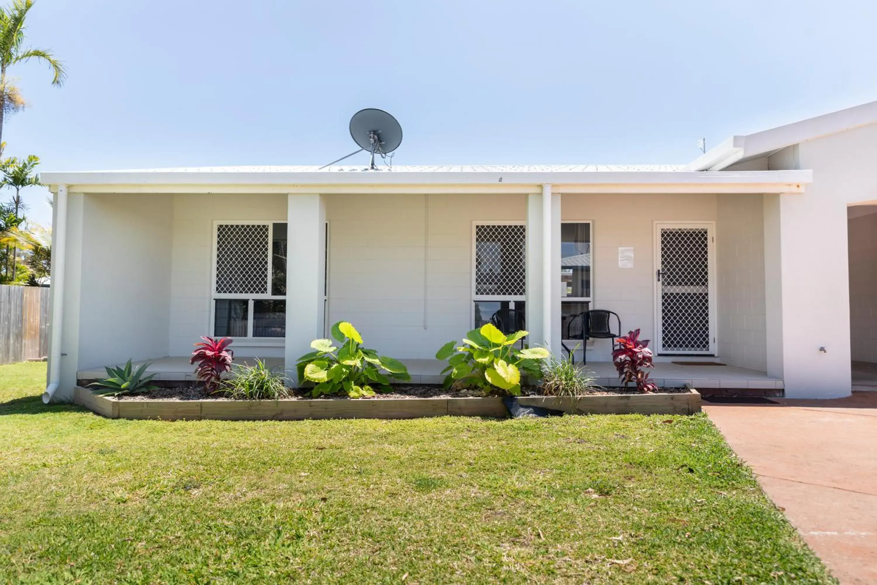 Property building in Palm View Holiday Apartments Property building in Palm View Holiday Apartments