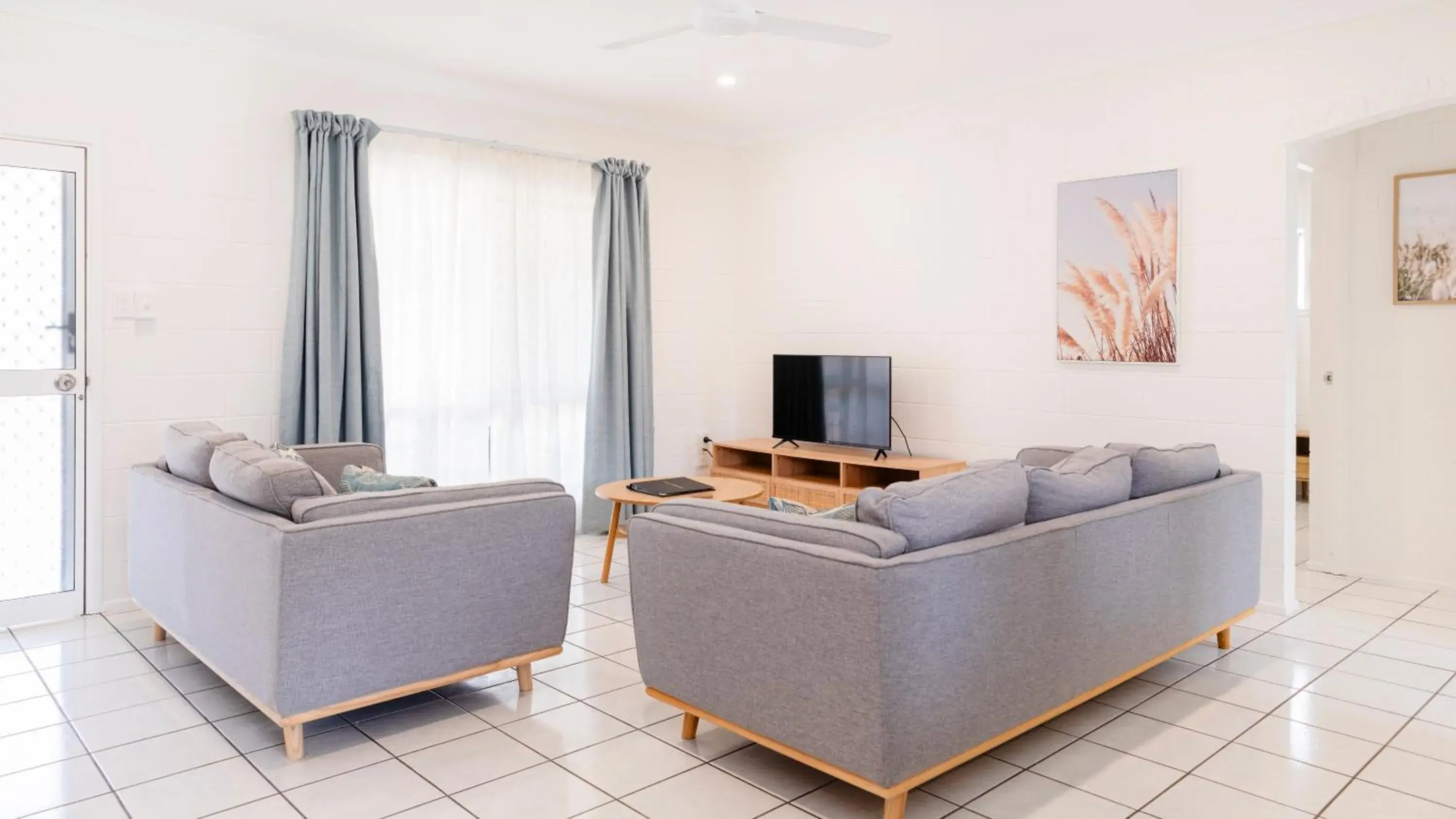 TV and multimedia in Palm View Holiday Apartments TV and multimedia in Palm View Holiday Apartments