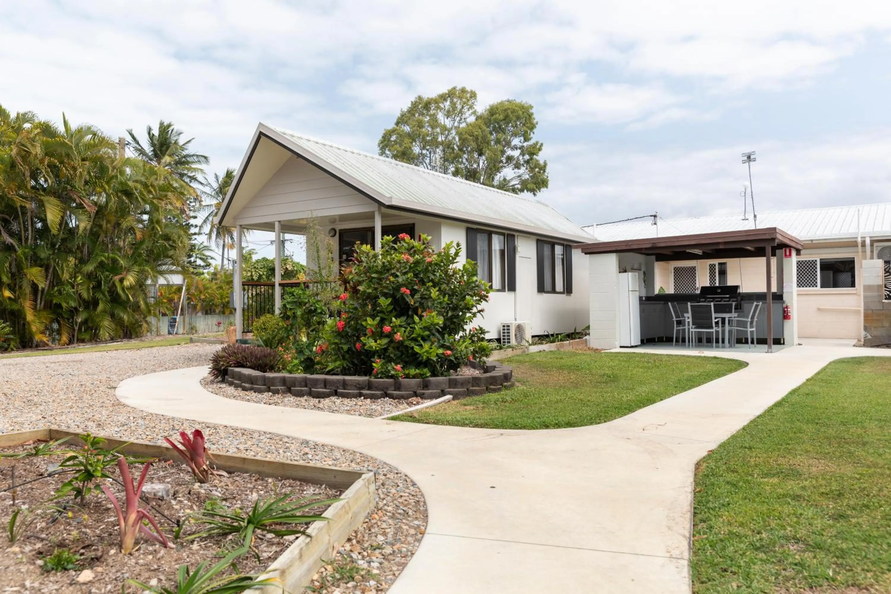 Property building in Palm View Holiday Apartments