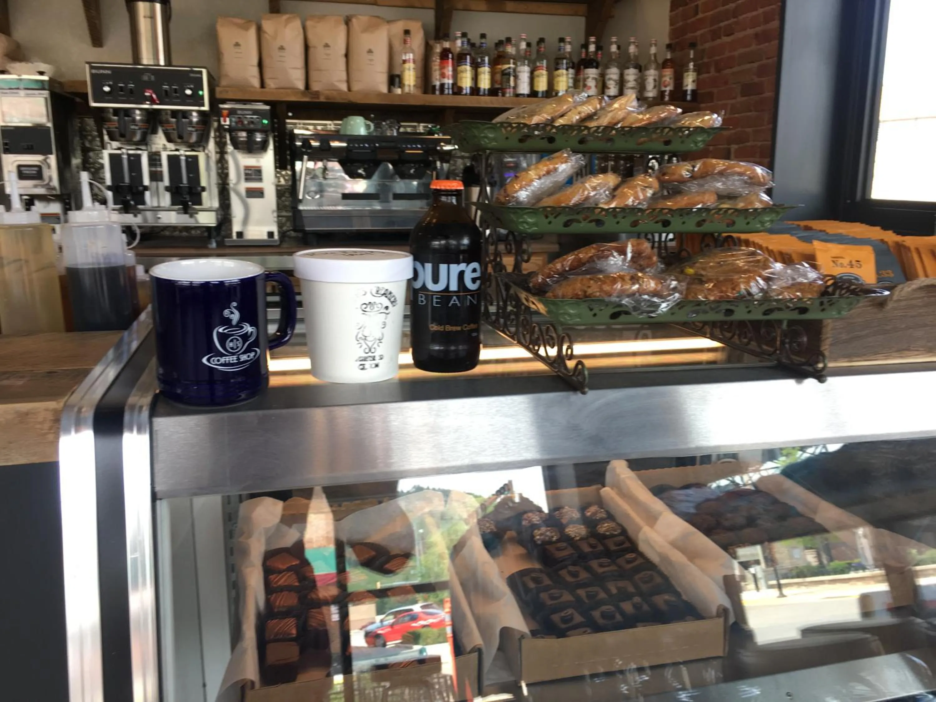 Coffee/tea facilities in The Hotel Sturgis