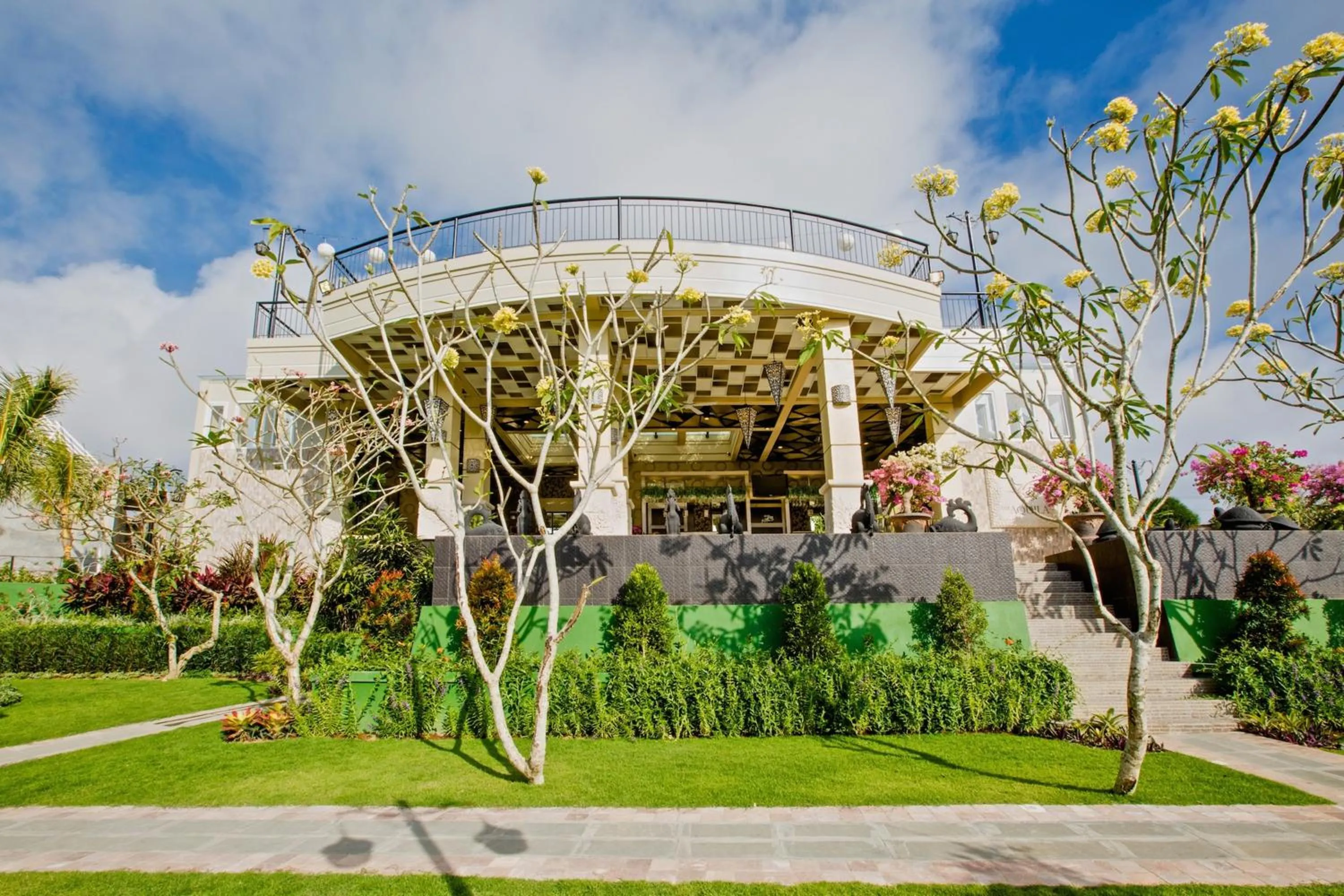 Garden view in Flamingo Dewata Suite