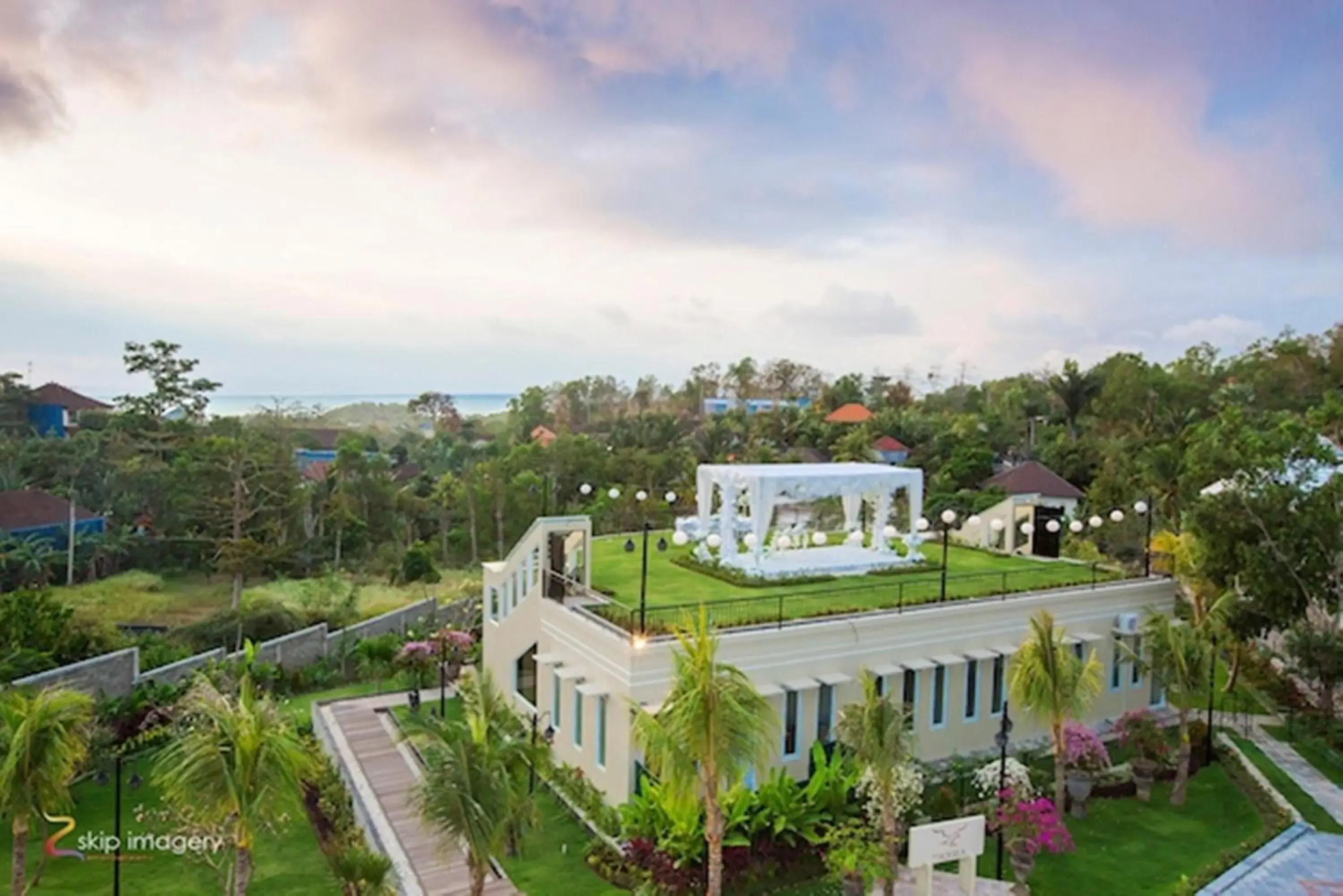 Facade/entrance in Flamingo Dewata Suite Facade/entrance in Flamingo Dewata Suite