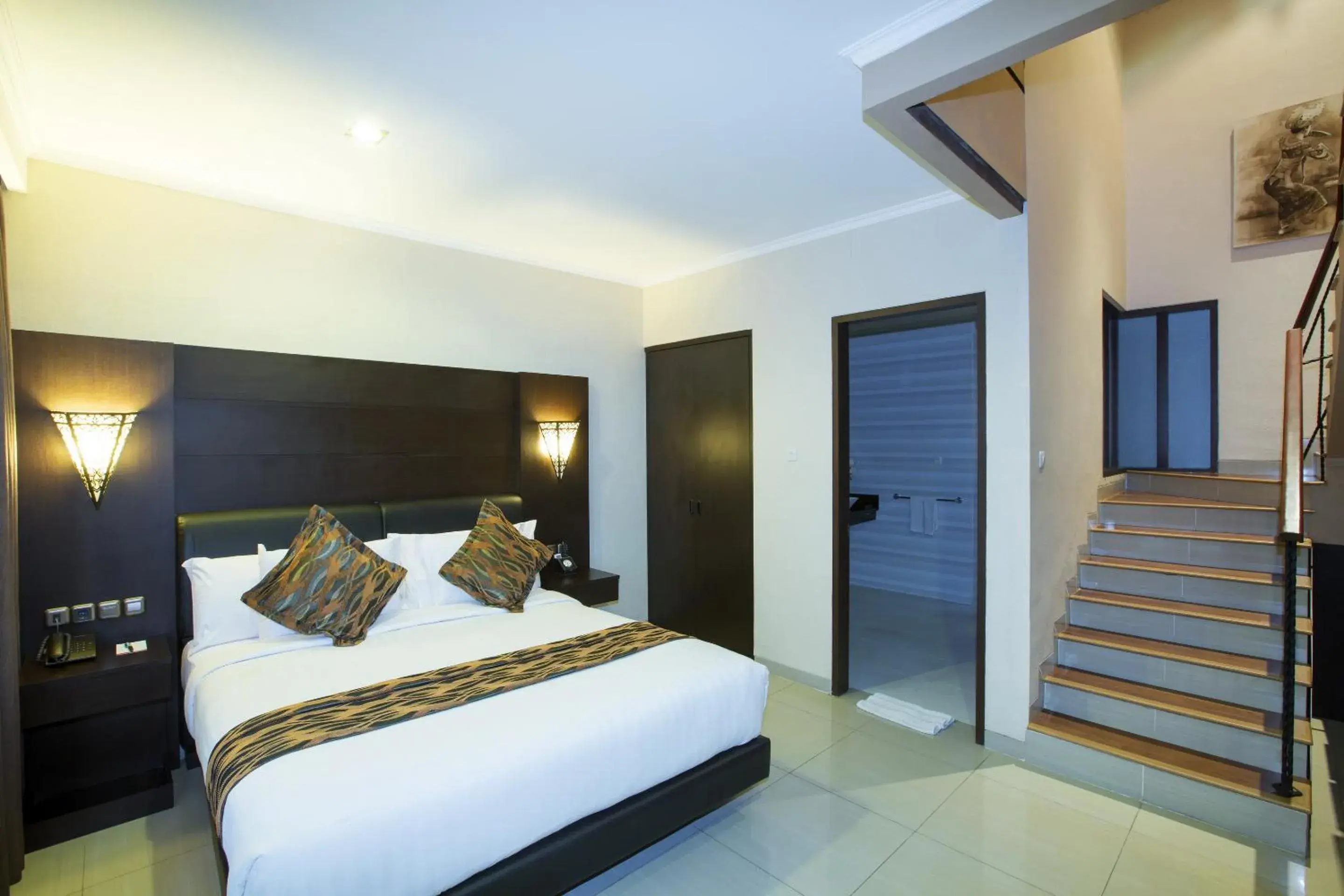 Decorative detail, Bed in Flamingo Dewata Suite Decorative detail, Bed in Flamingo Dewata Suite