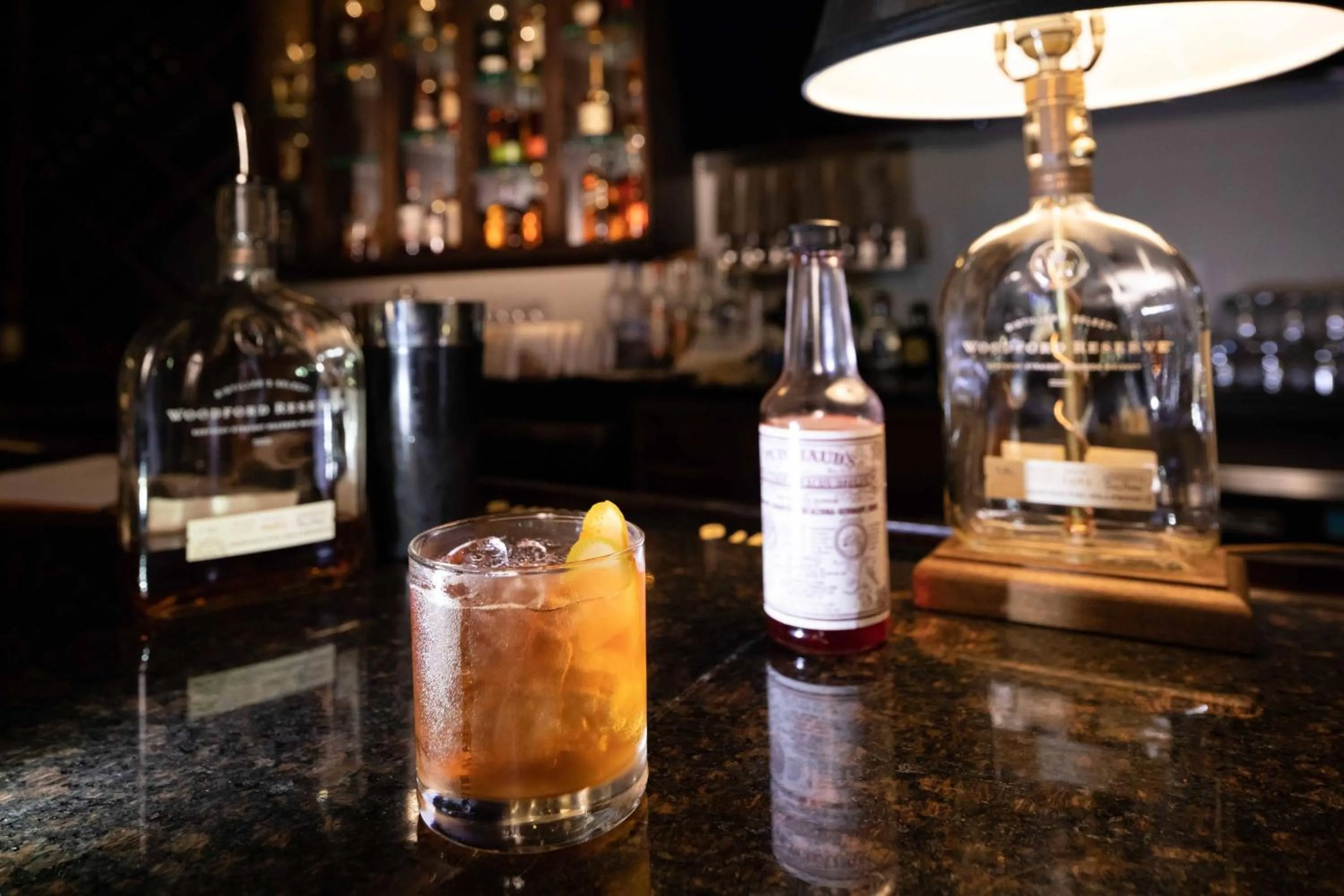 Lounge or bar in Sheraton Louisville Riverside Hotel