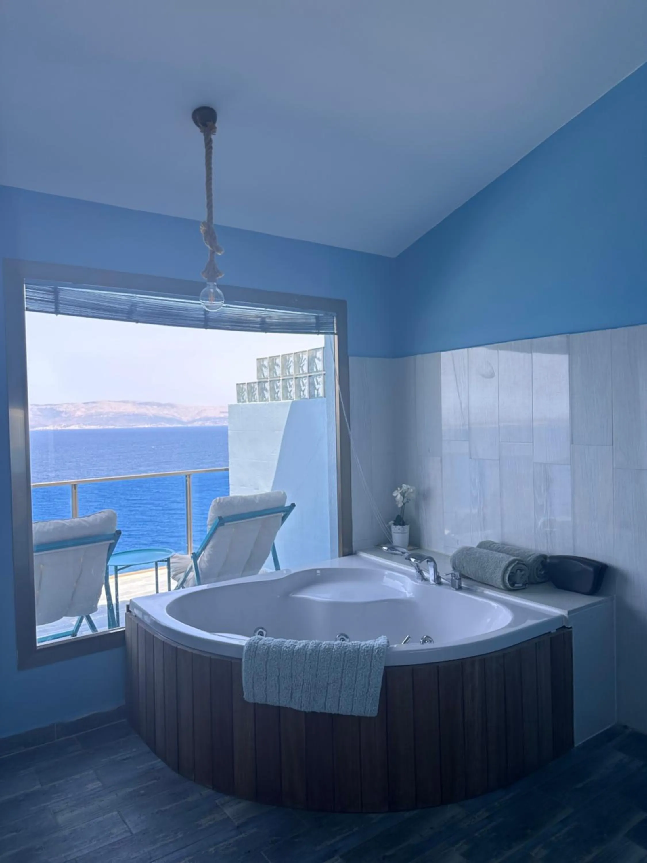 Sea view, Bed in Fener Hotel Café & Kahvalti