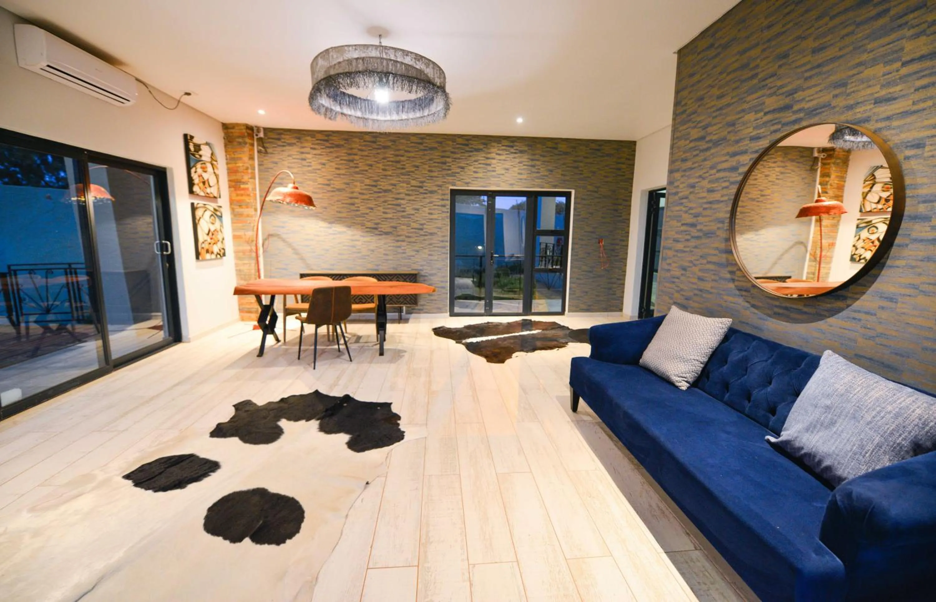 Business facilities, Bed in Serurubele Boutique Hotel