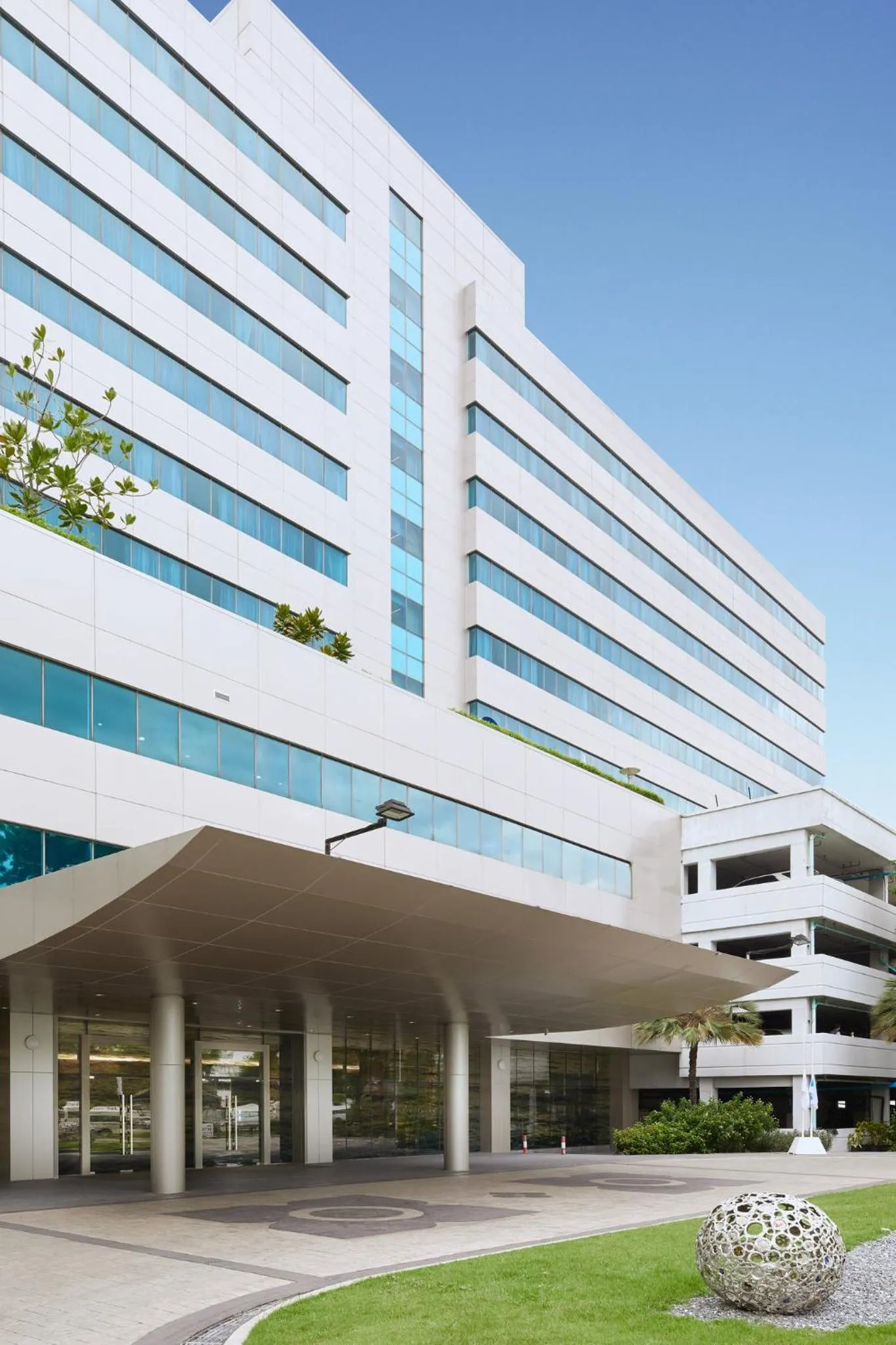 Property building in Centara Life Government Complex Hotel & Convention Centre Chaeng Watthana