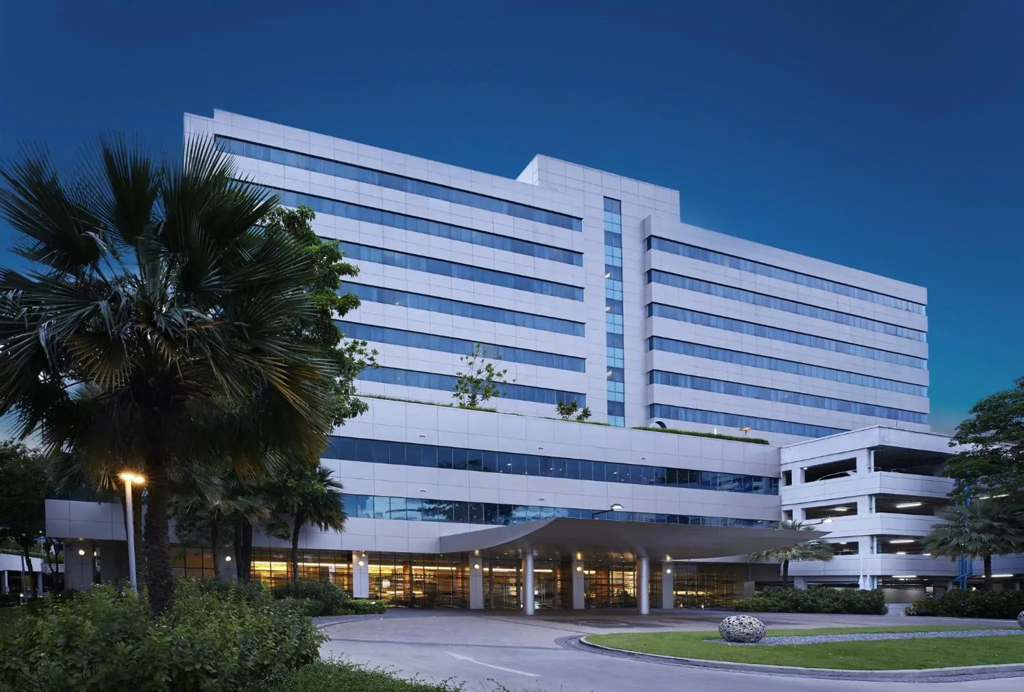 Property building in Centara Life Government Complex Hotel & Convention Centre Chaeng Watthana Property building in Centara Life Government Complex Hotel & Convention Centre Chaeng Watthana