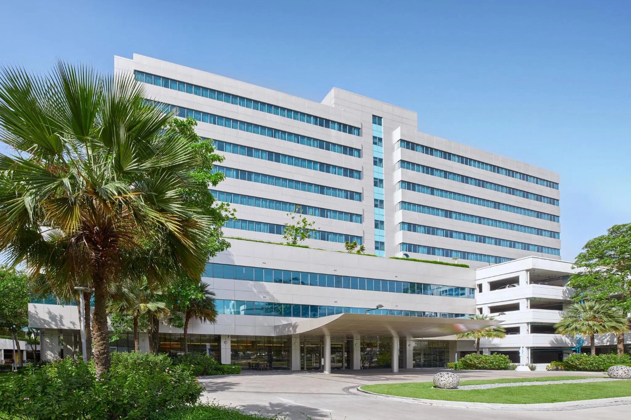 Property building in Centara Life Government Complex Hotel & Convention Centre Chaeng Watthana