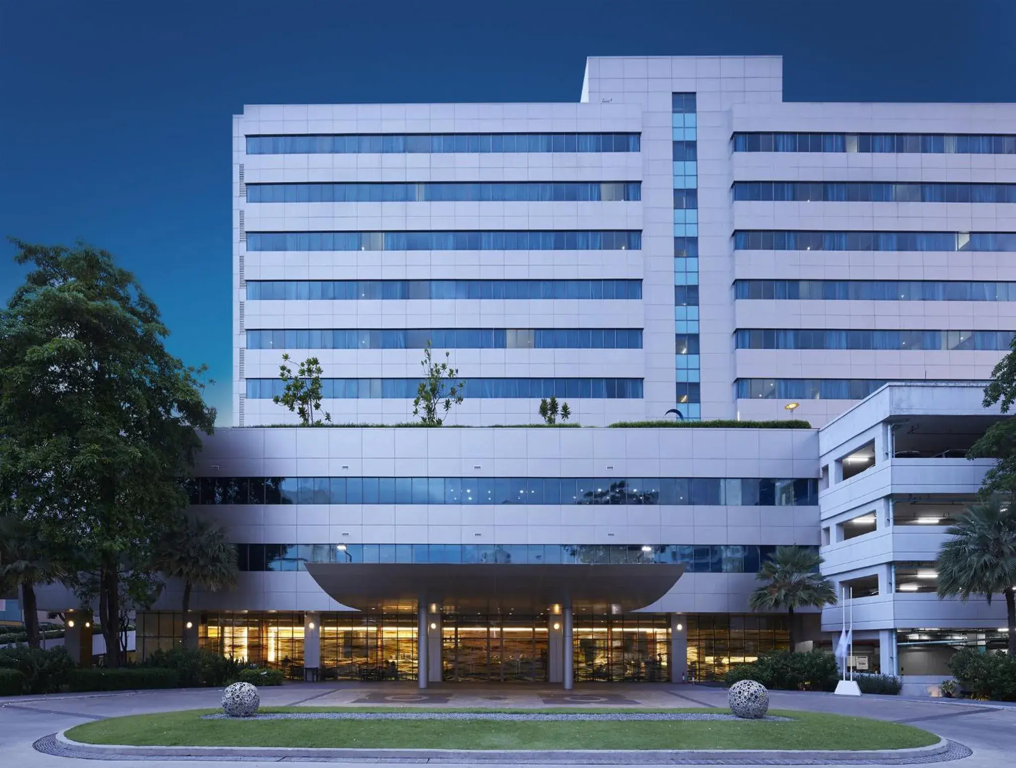 Property building in Centara Life Government Complex Hotel & Convention Centre Chaeng Watthana Property building in Centara Life Government Complex Hotel & Convention Centre Chaeng Watthana