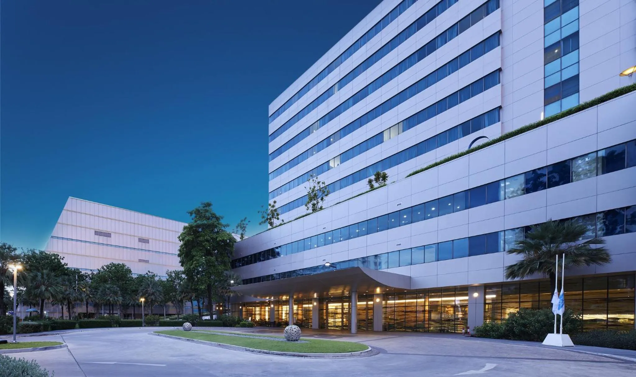 Property building in Centara Life Government Complex Hotel & Convention Centre Chaeng Watthana