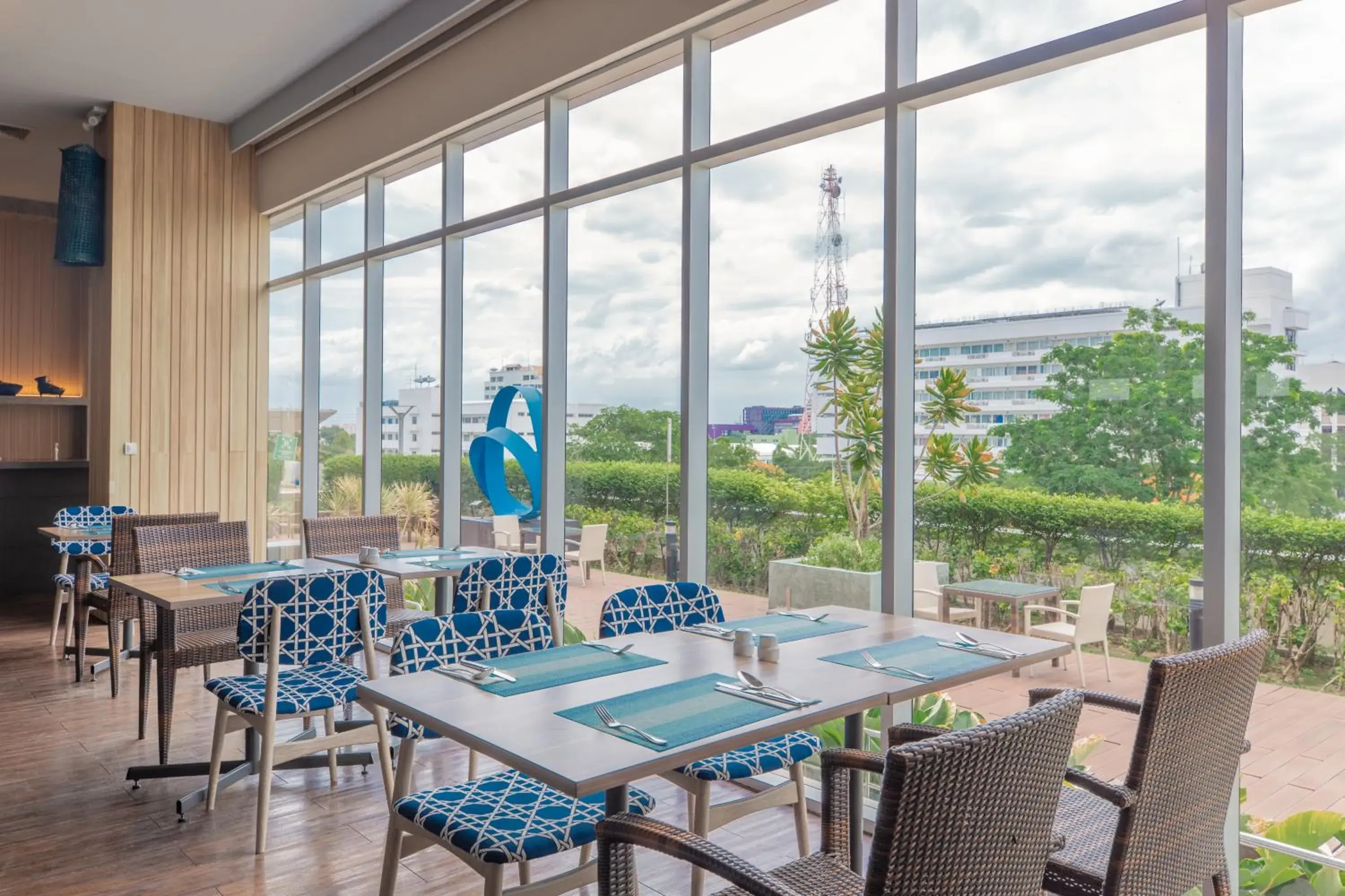 Restaurant/places to eat in Centara Life Government Complex Hotel & Convention Centre Chaeng Watthana Restaurant/places to eat in Centara Life Government Complex Hotel & Convention Centre Chaeng Watthana