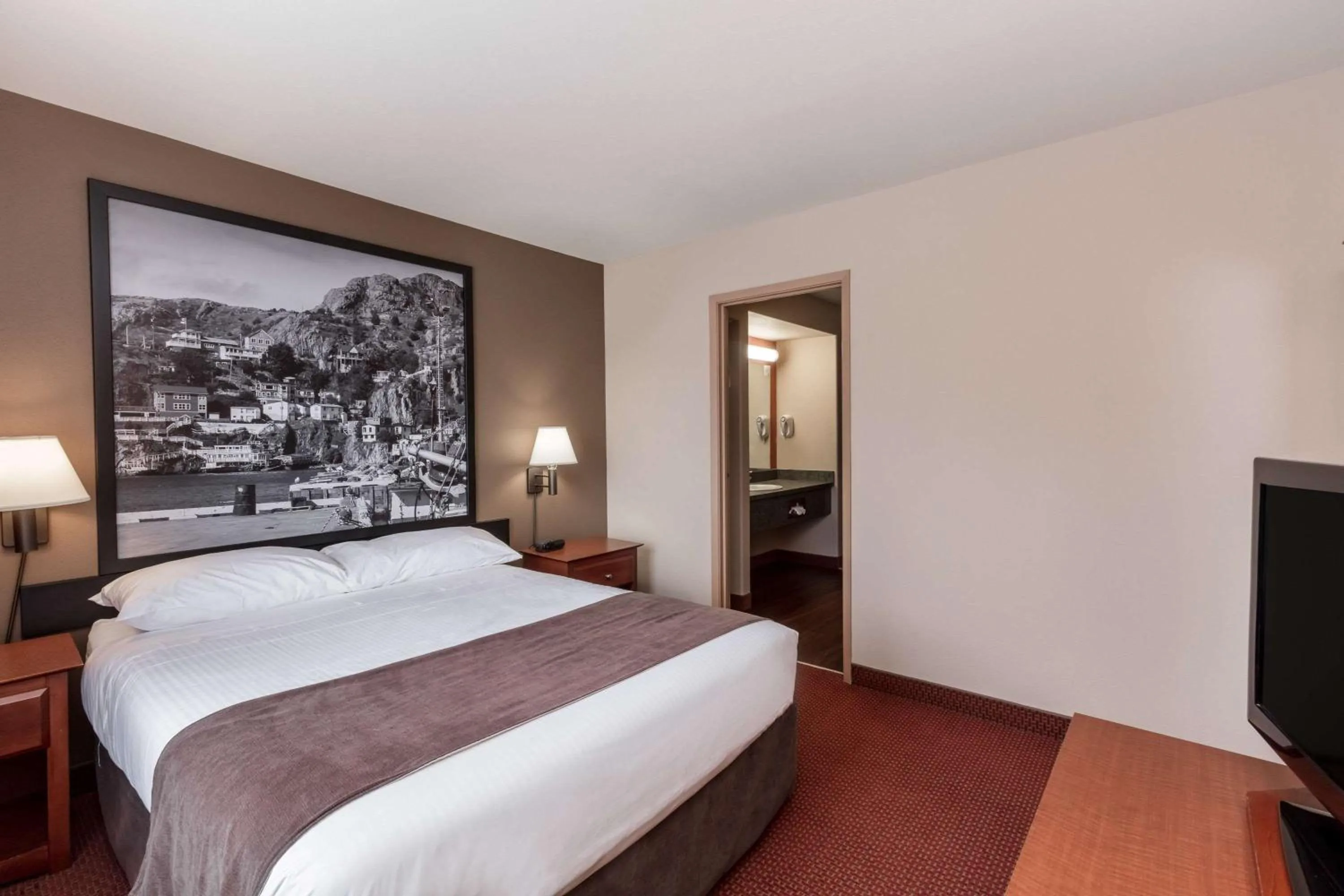 Photo of the whole room in Super 8 by Wyndham St Johns