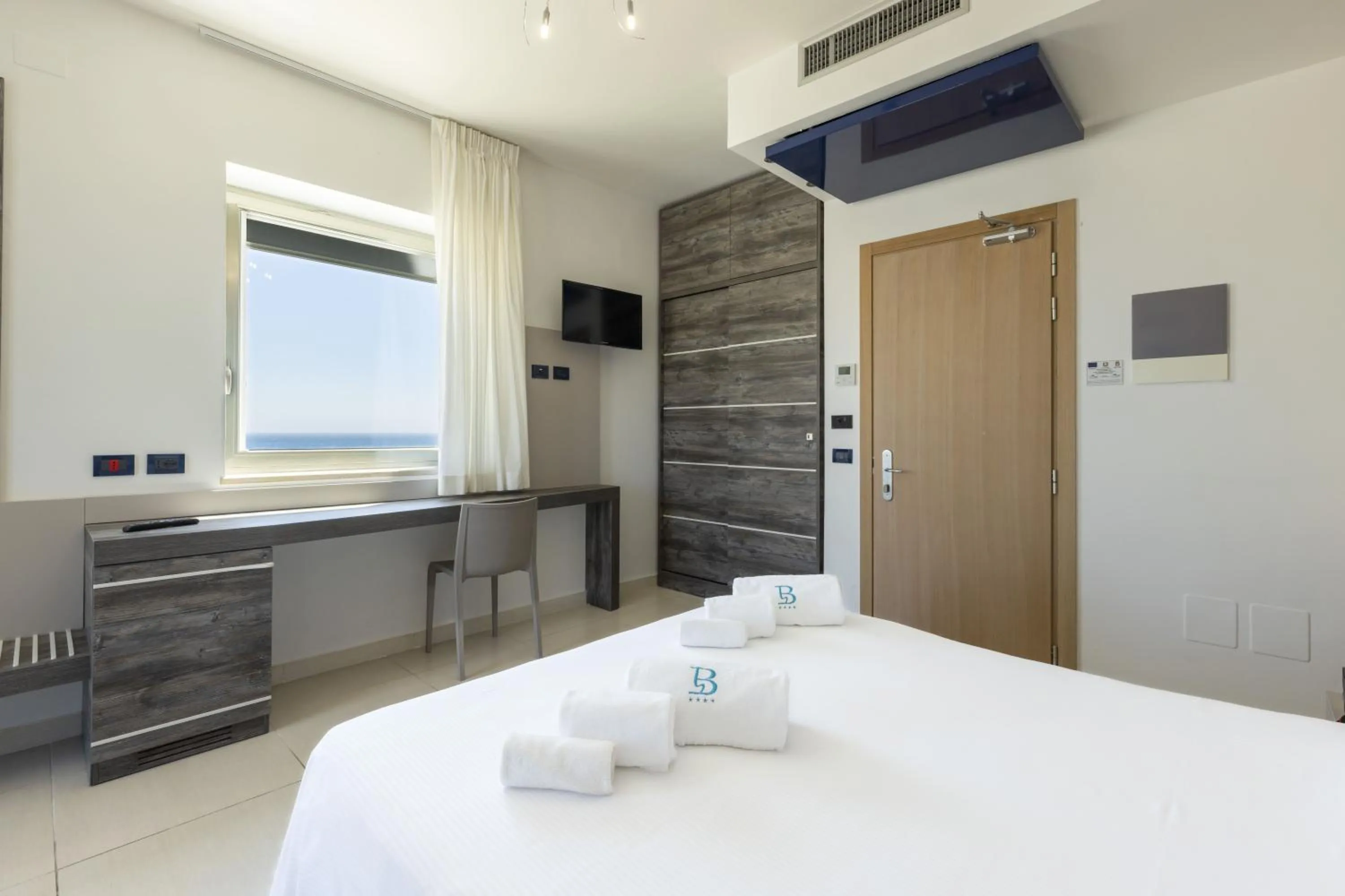 View (from property/room), Bed in Hotel Belvedere