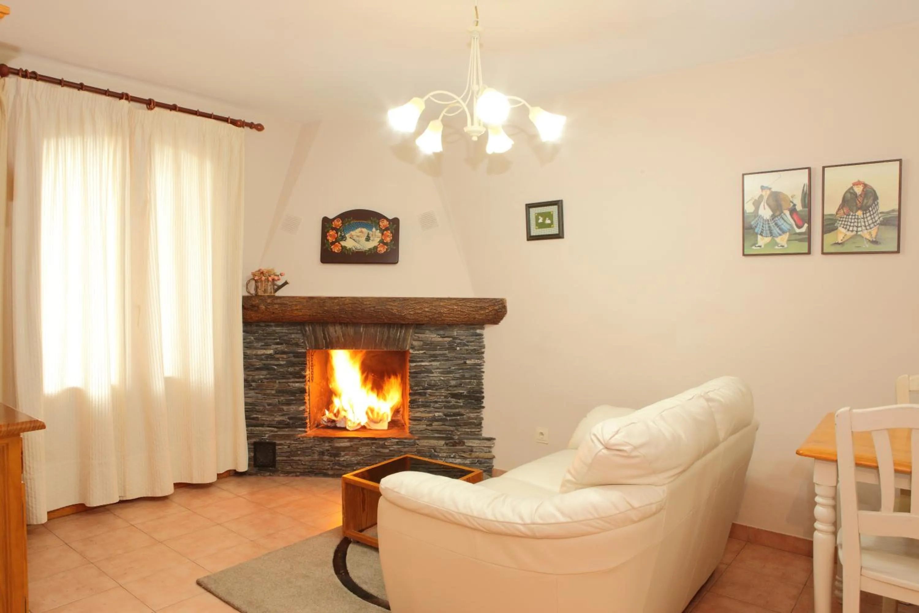 Apartamentos Albá Casa Alquesera