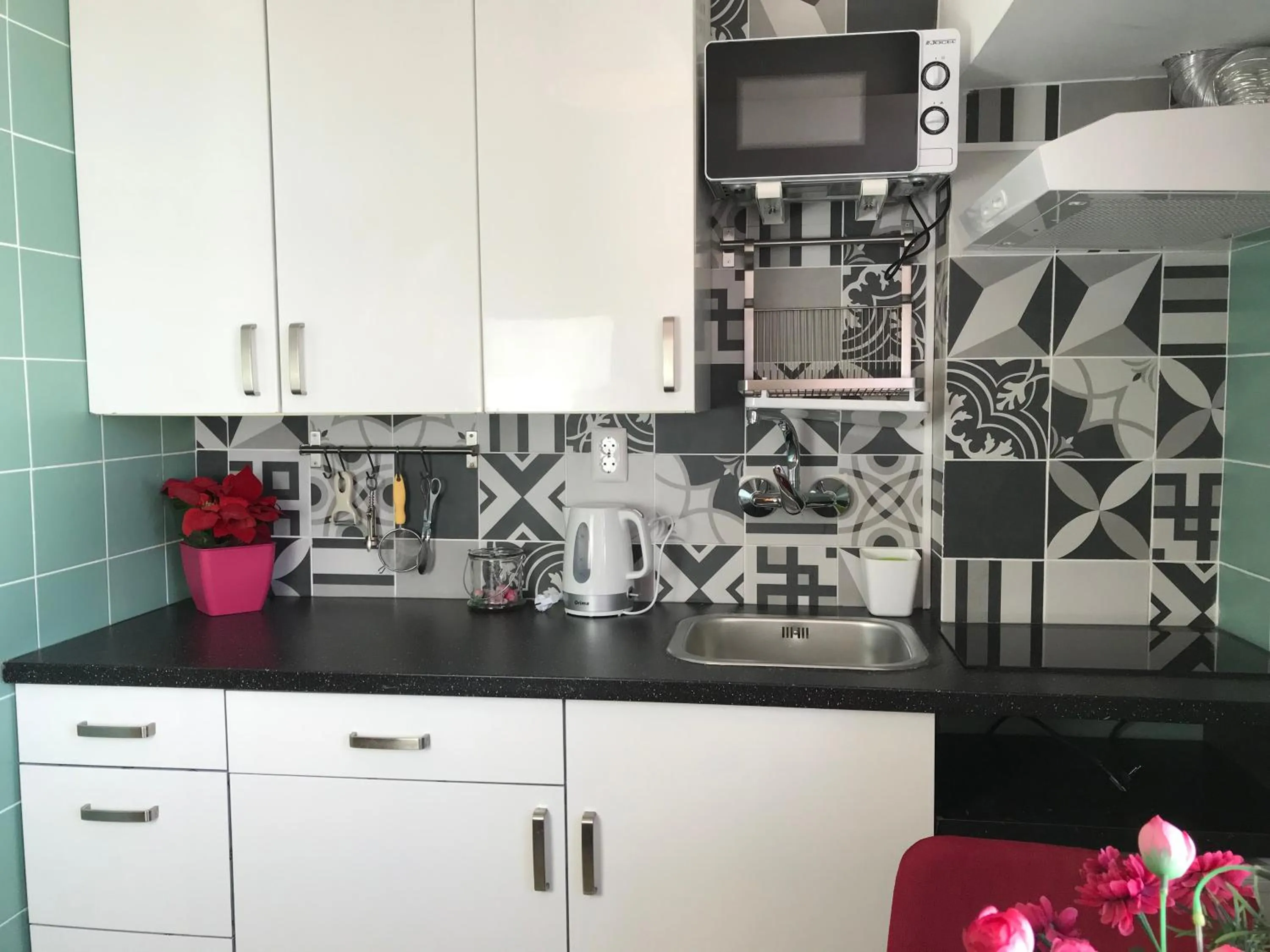 Kitchen or kitchenette in Alfama Patio Apartments