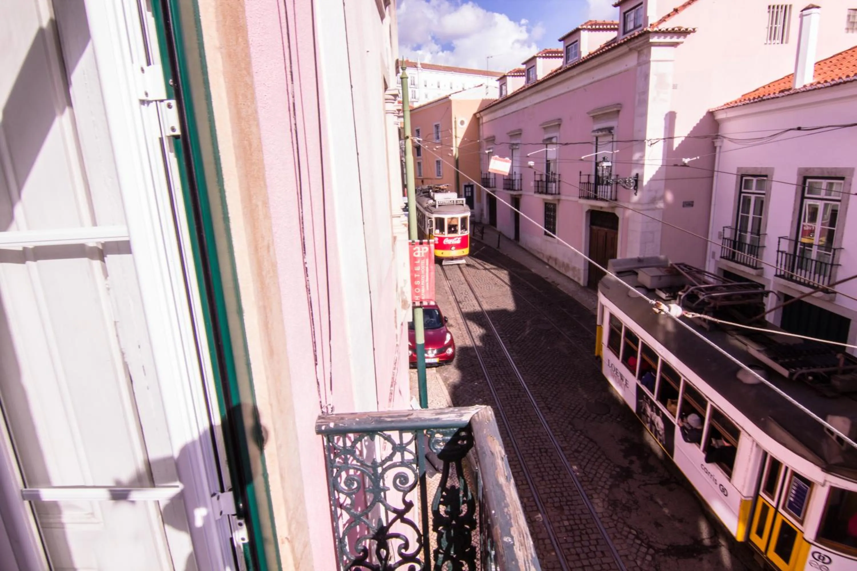 Facade/entrance in Alfama Patio Apartments