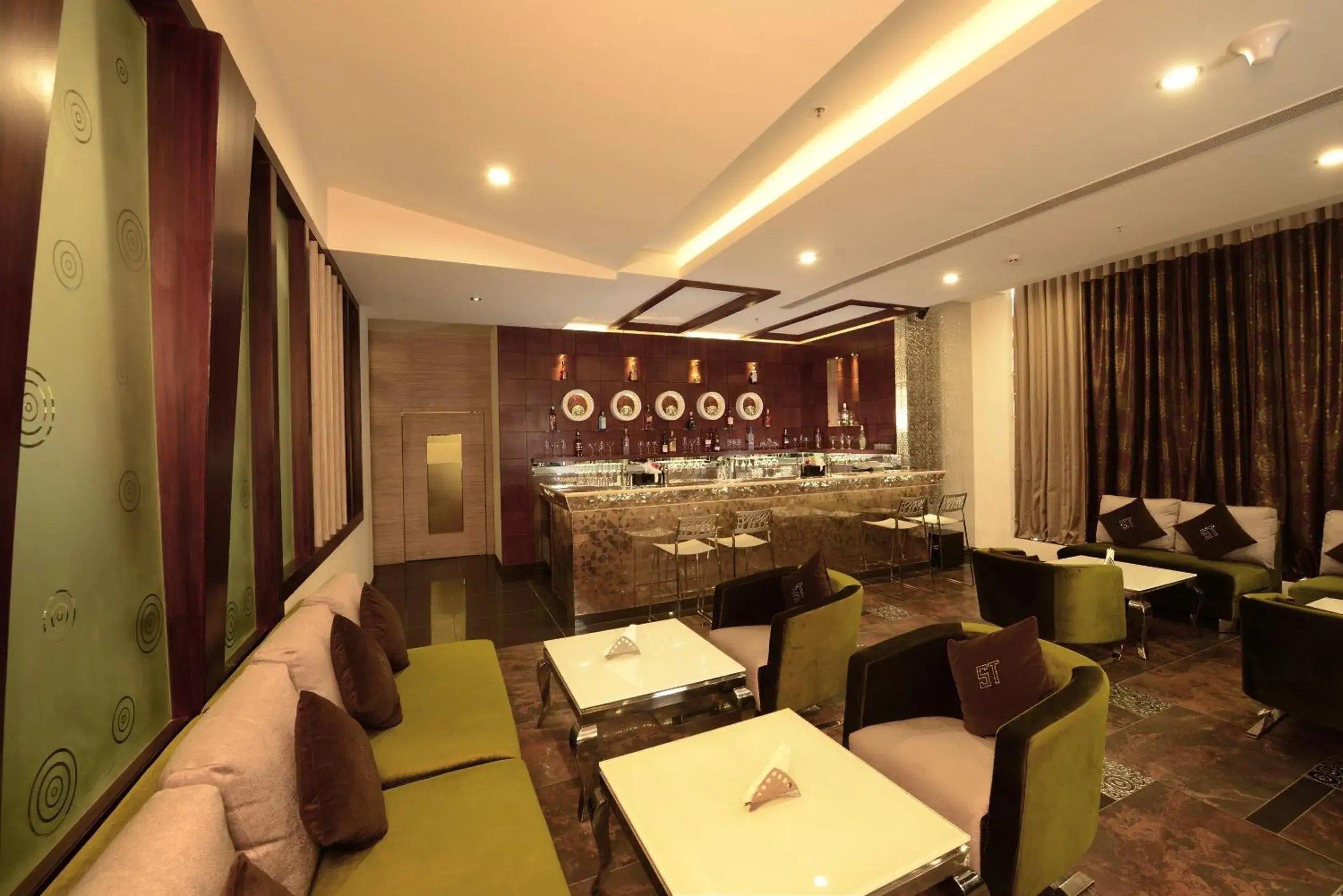 Lounge or bar in Hotel Sandy's Tower Lounge or bar in Hotel Sandy's Tower