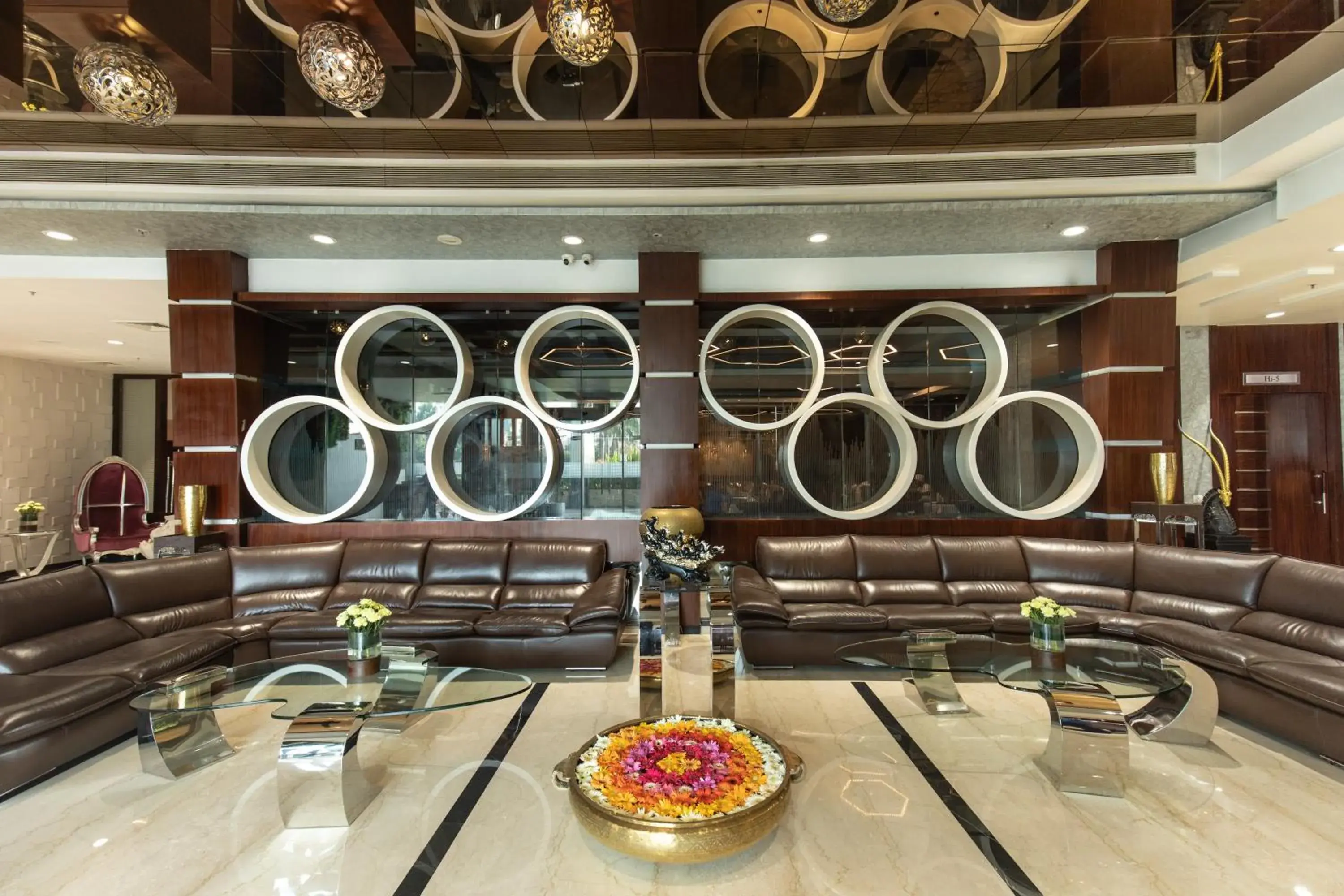 Lobby or reception in Hotel Sandy's Tower Lobby or reception in Hotel Sandy's Tower