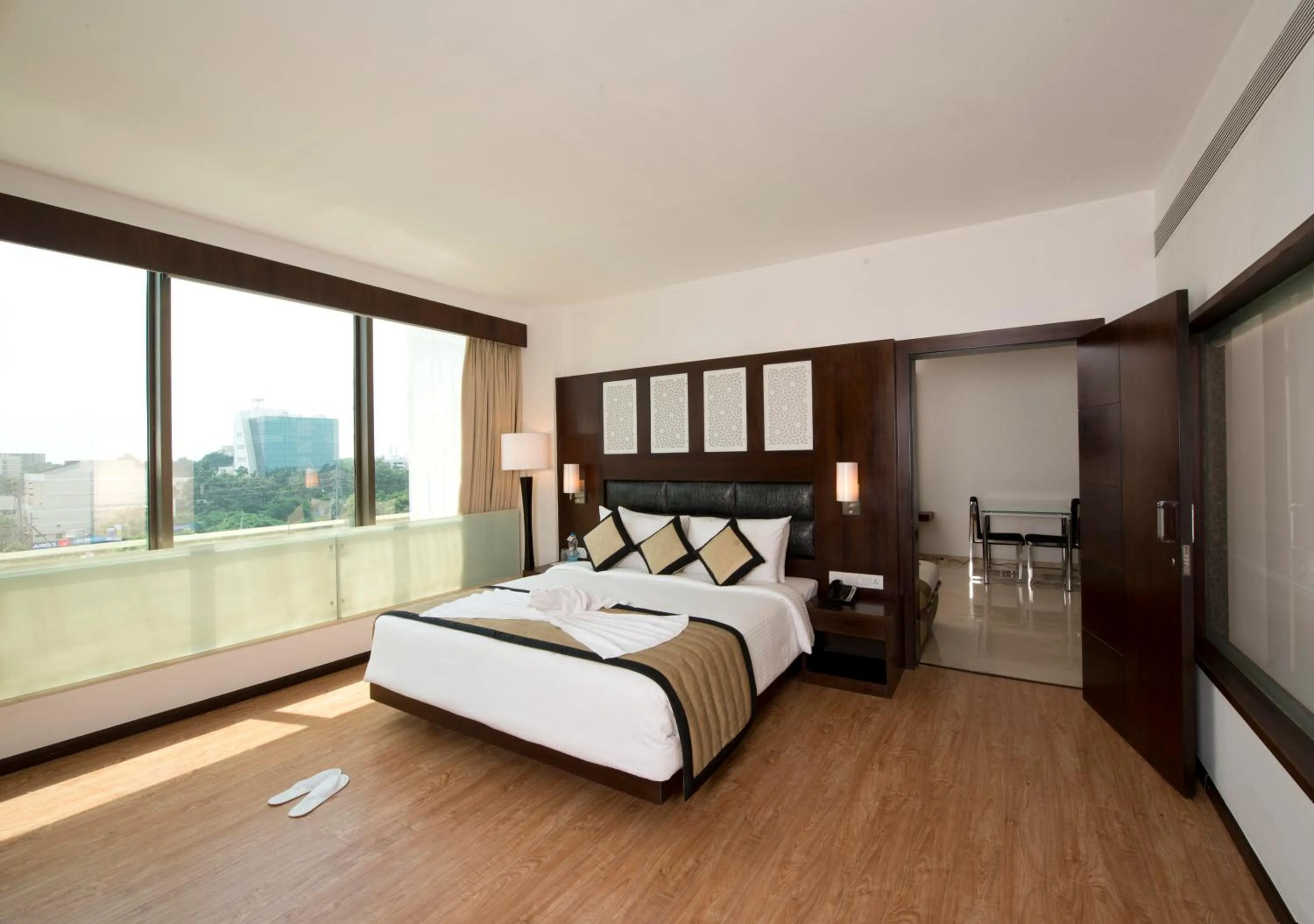 Day, Bed in Hotel Sandy's Tower