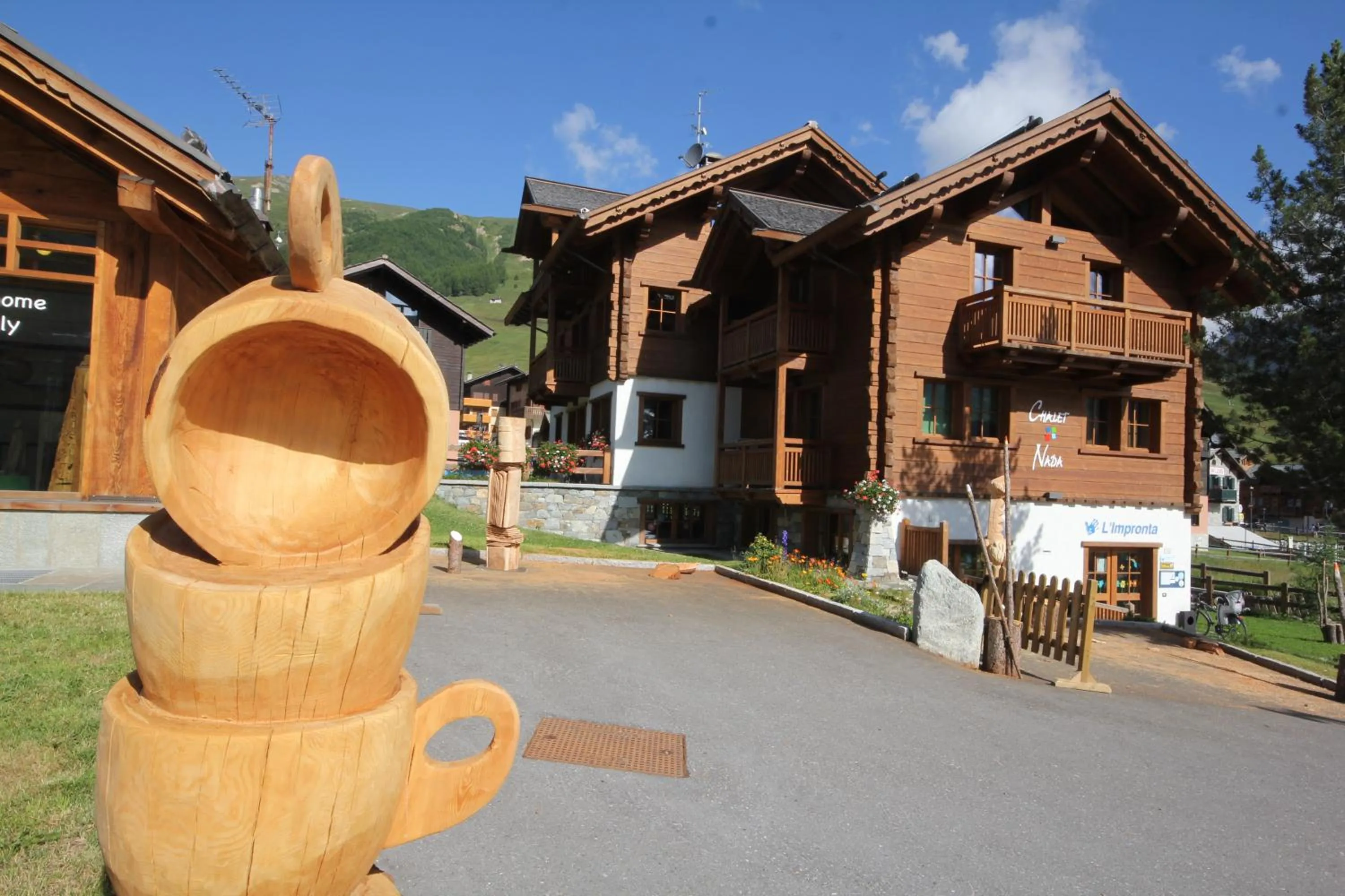 Facade/entrance in Chalet Nada