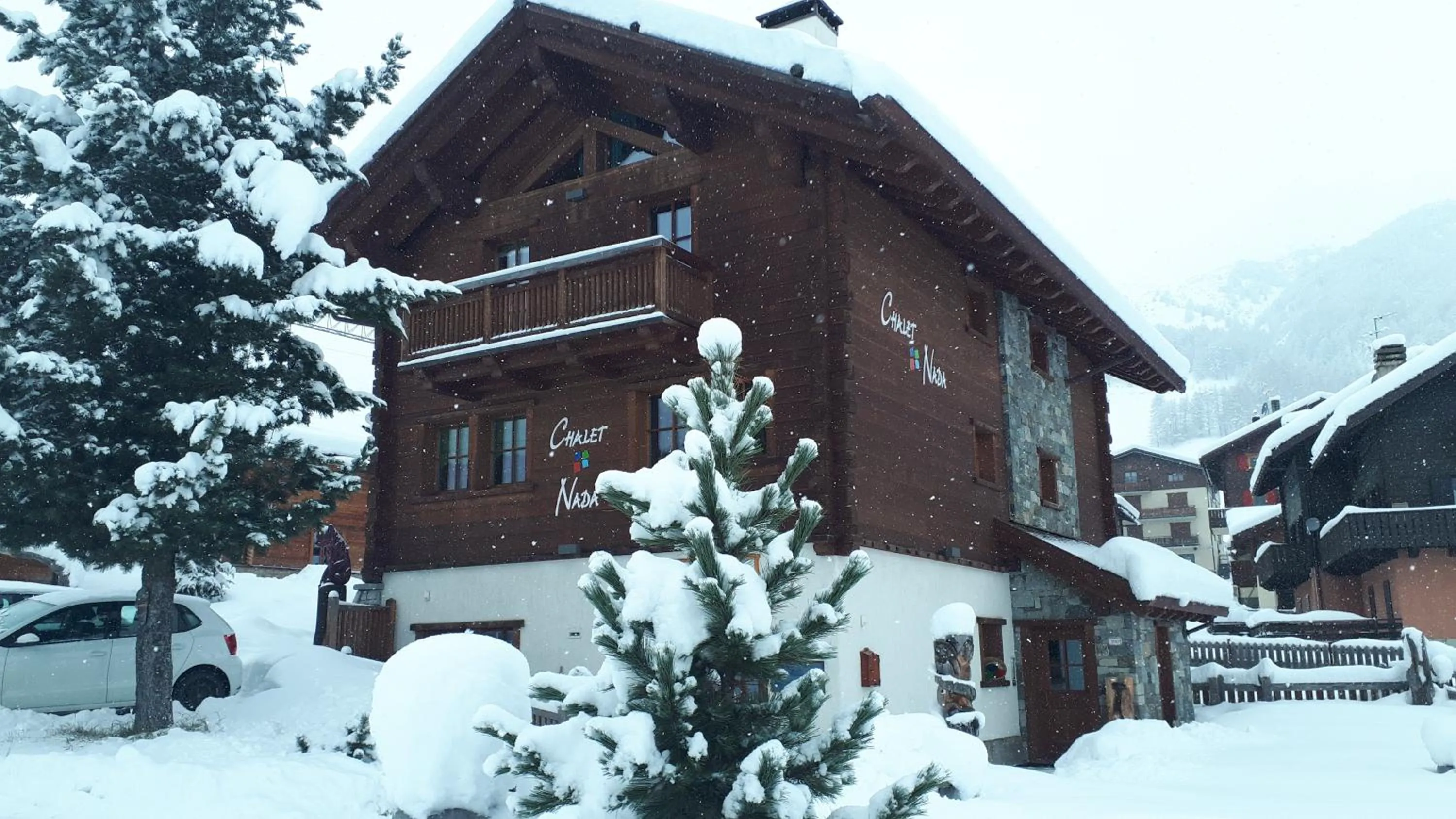 Property building in Chalet Nada
