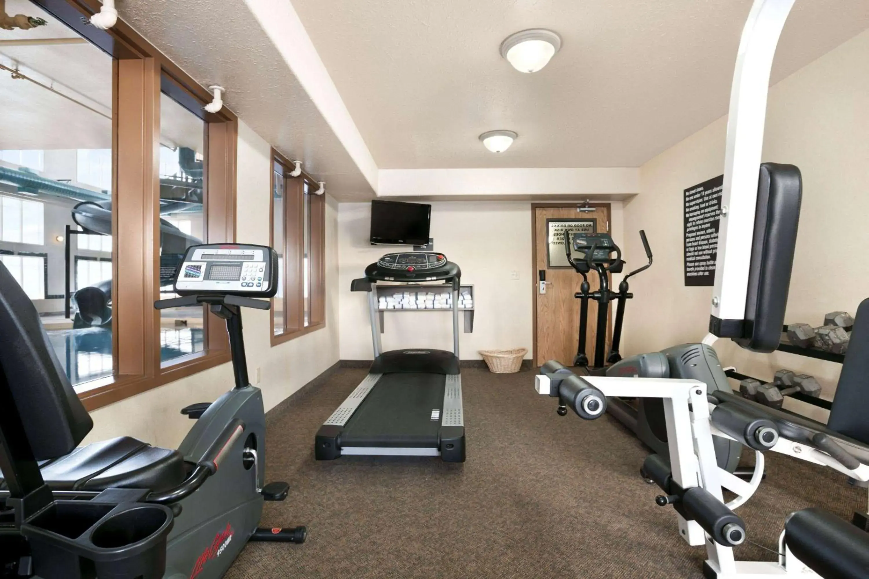 Fitness centre/facilities in Super 8 by Wyndham High Level AB Fitness centre/facilities in Super 8 by Wyndham High Level AB
