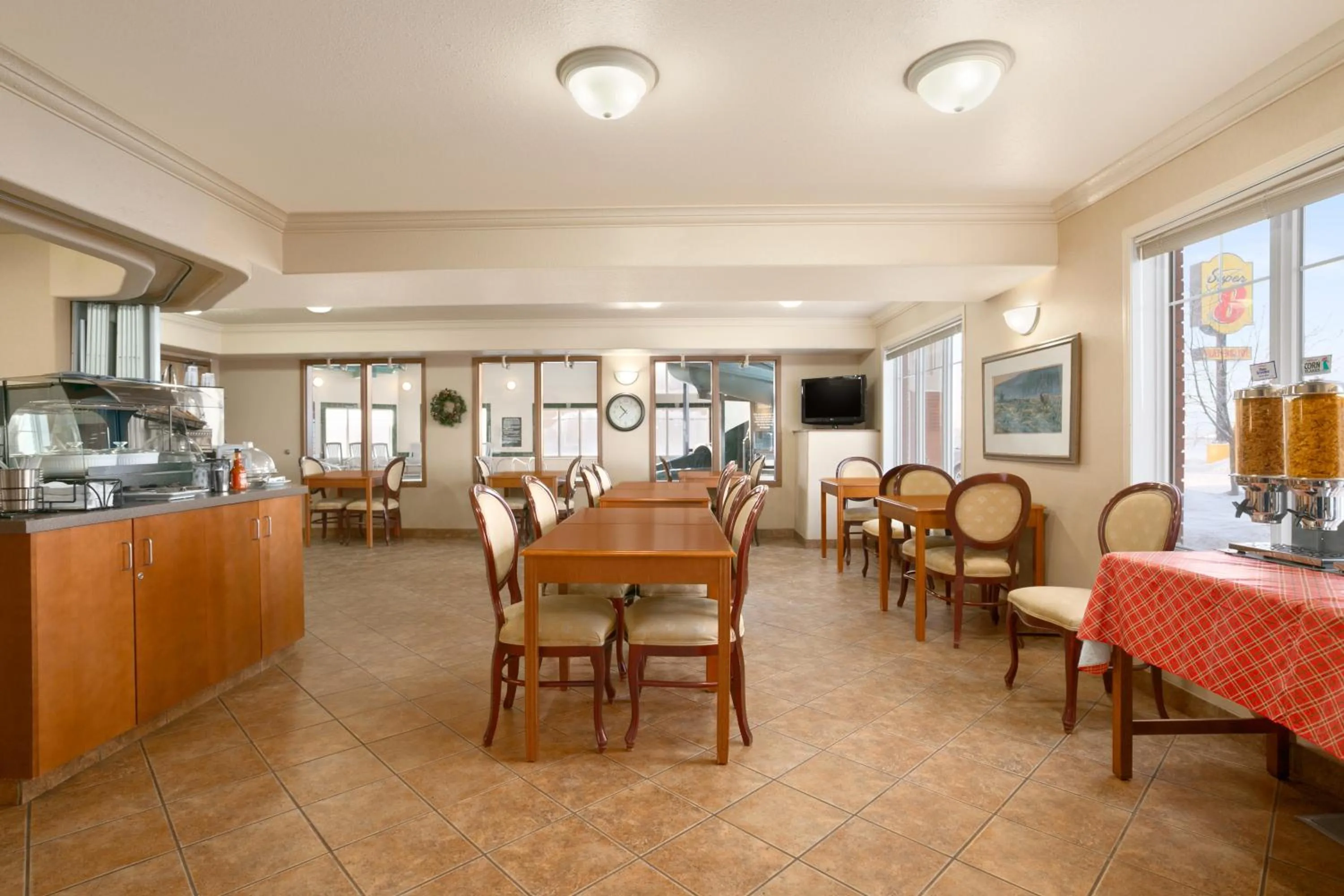 Kitchen or kitchenette in Super 8 by Wyndham High Level AB