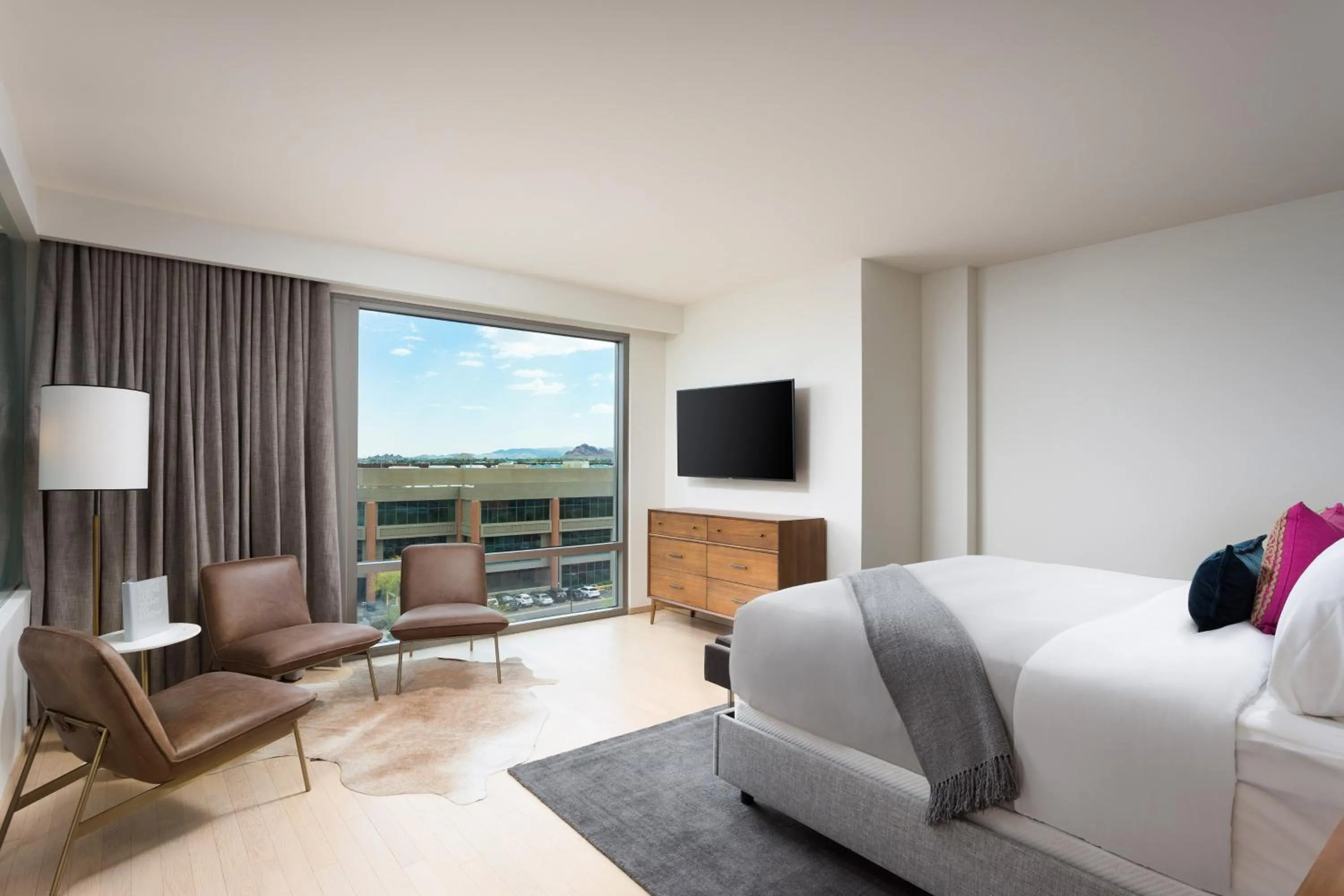 Photo of the whole room, Bed in W Scottsdale