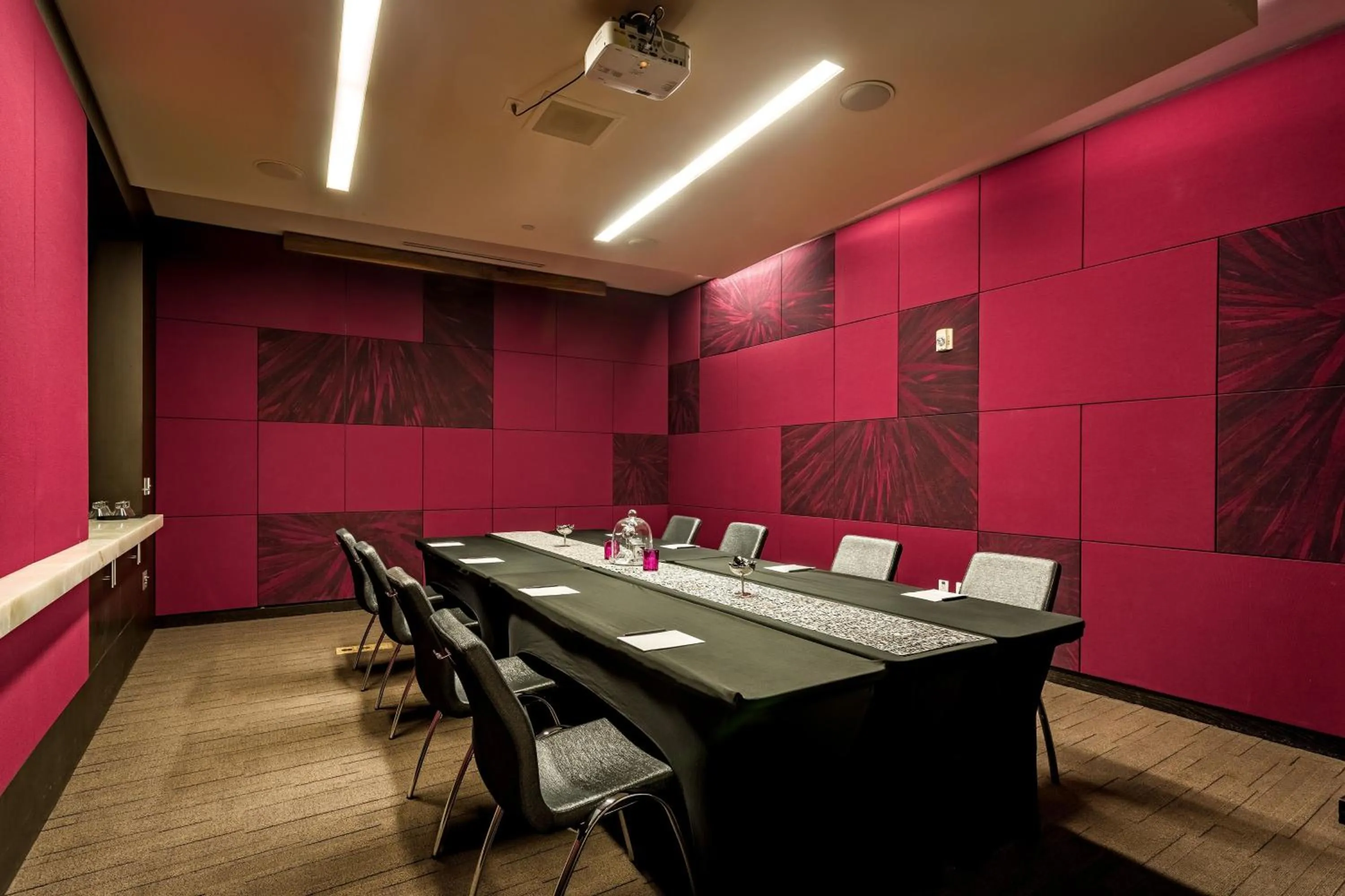 Meeting/conference room in W Scottsdale