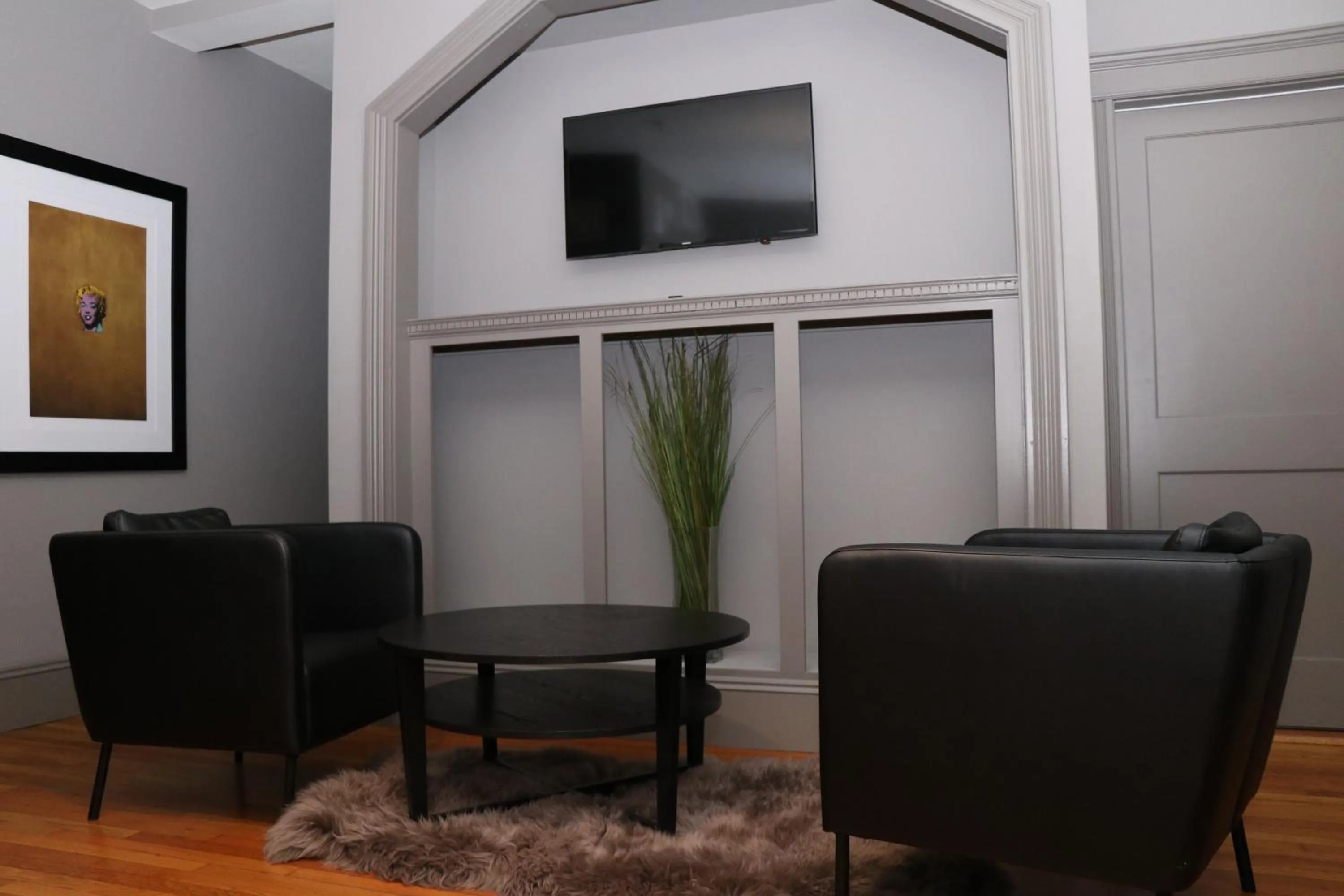 Communal lounge/ TV room in A Stylish Stay w/ a Queen Bed, Heated Floors.. #31