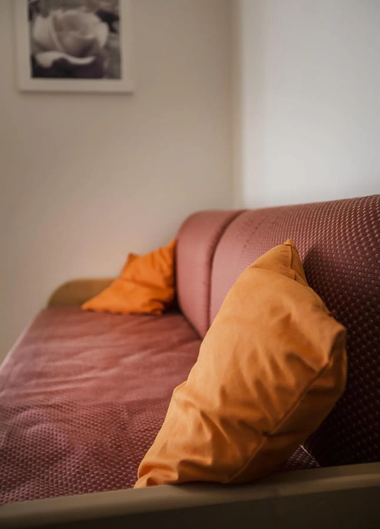 Decorative detail, Bed in Le Servite Apartments