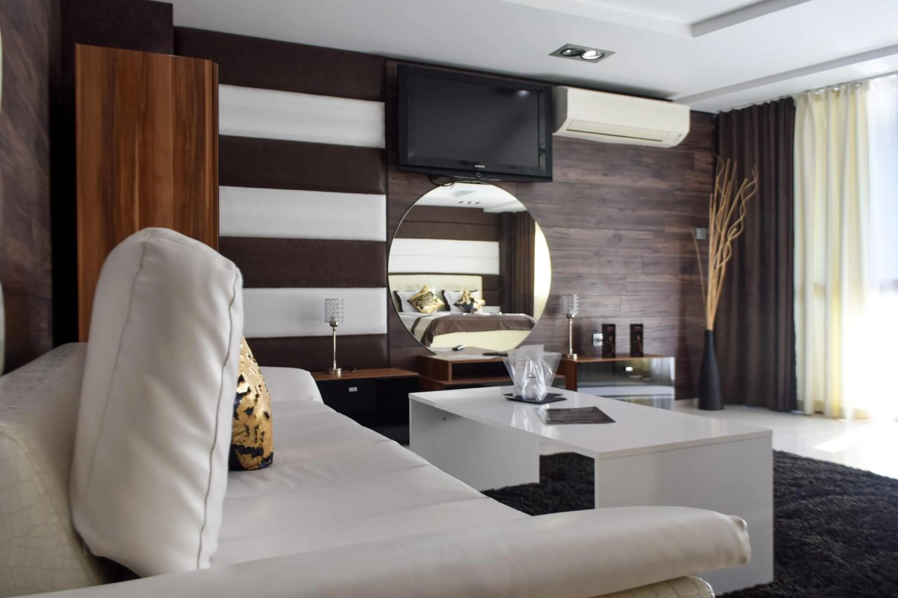 Hotel Acktion