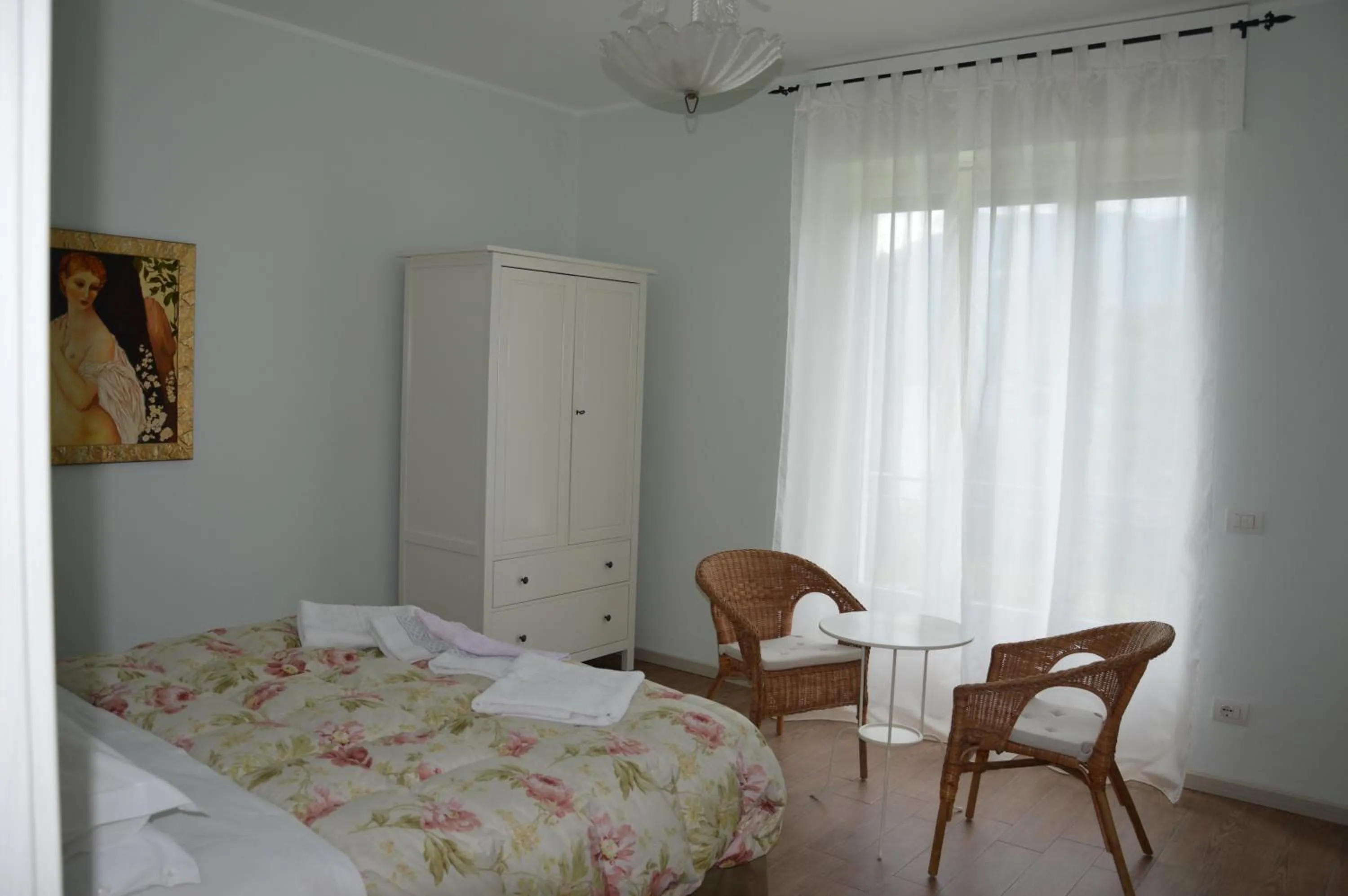 Photo of the whole room in B&B Cherry En Rose