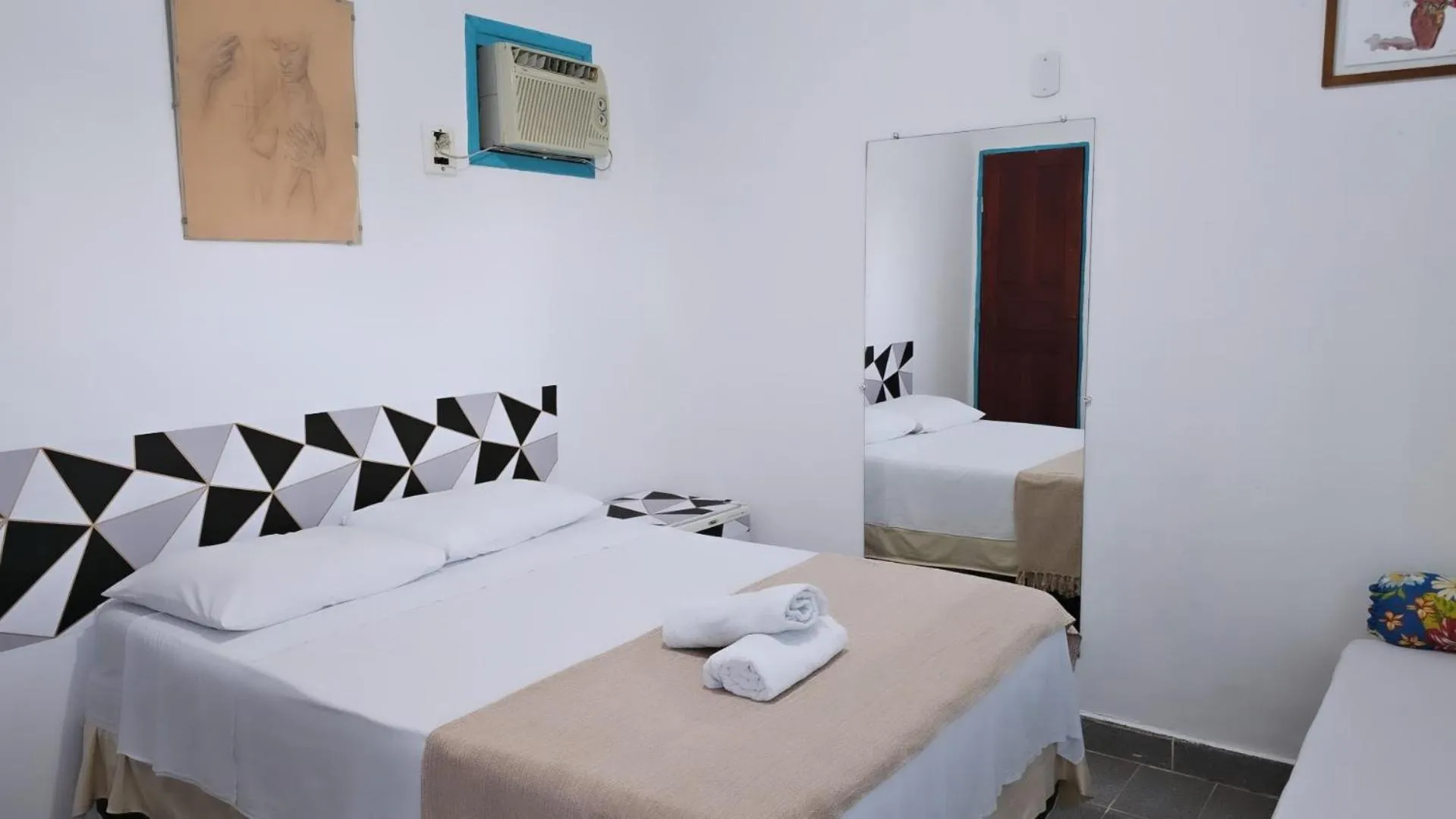 Decorative detail, Bed in Pousada Mikaela Arraial