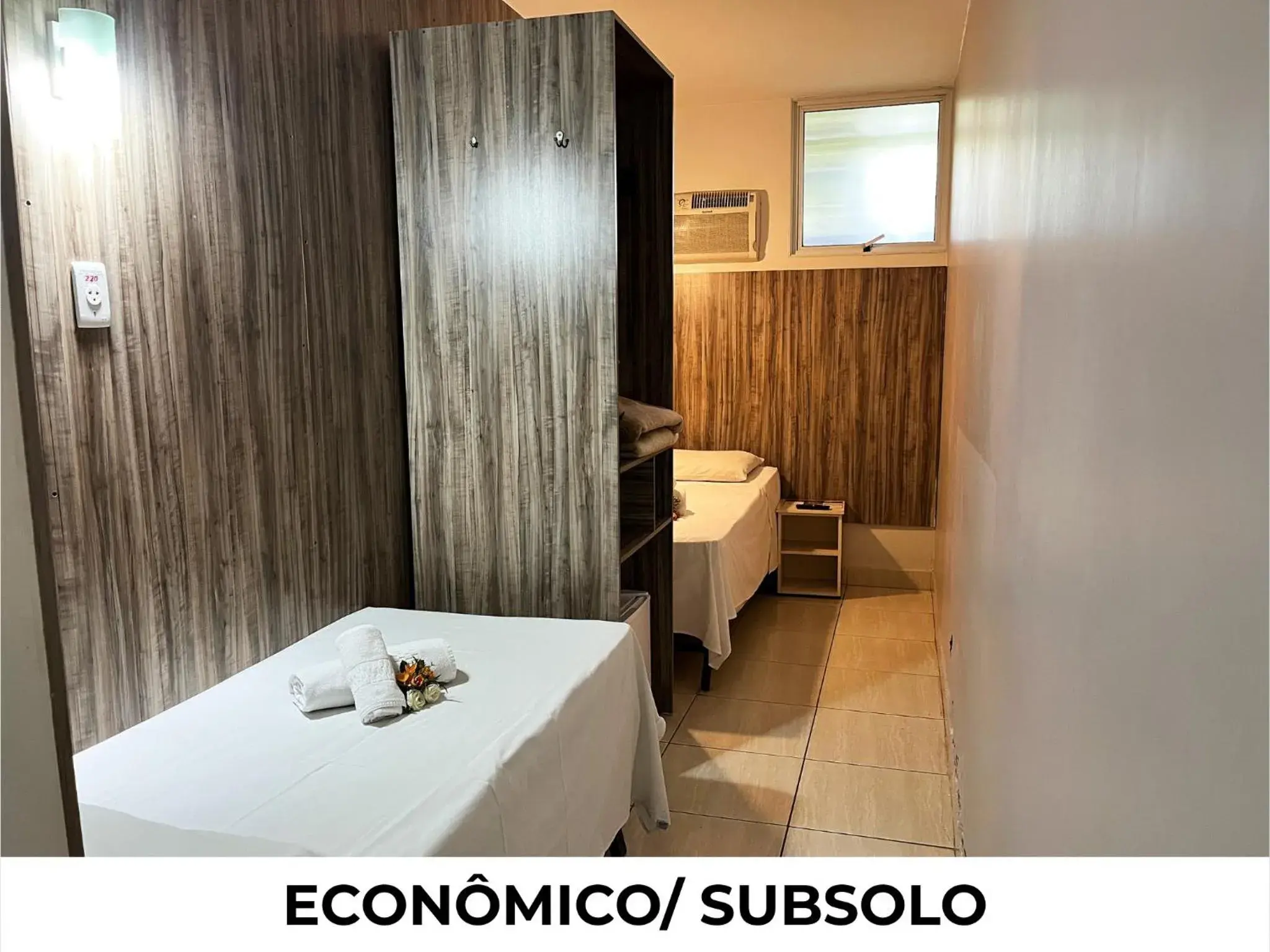 Small Twin Room in Hotel Diplomat by Bsb Inn Small Twin Room in Hotel Diplomat by Bsb Inn