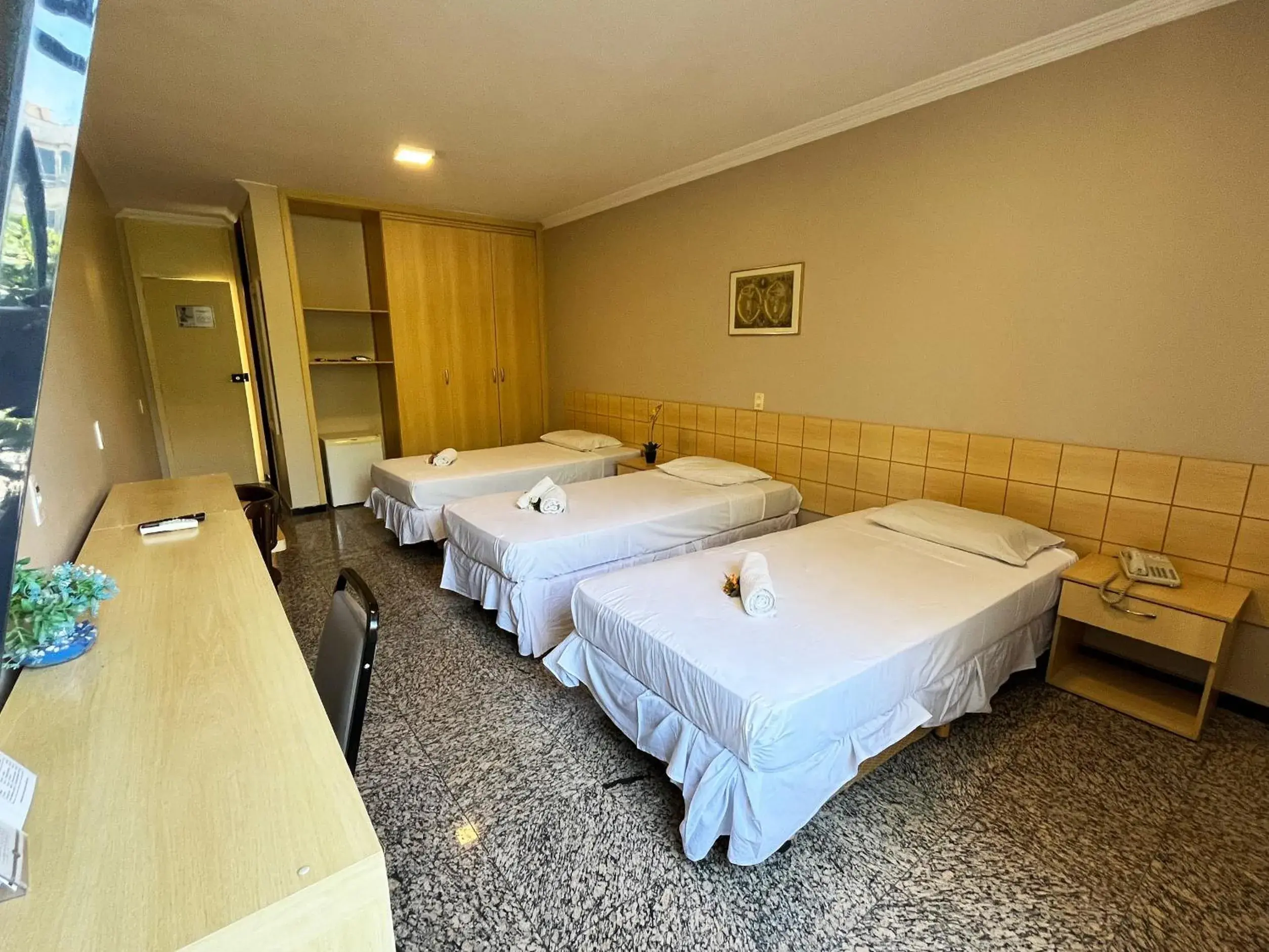 Deluxe Triple Room in Hotel Diplomat by Bsb Inn Deluxe Triple Room in Hotel Diplomat by Bsb Inn