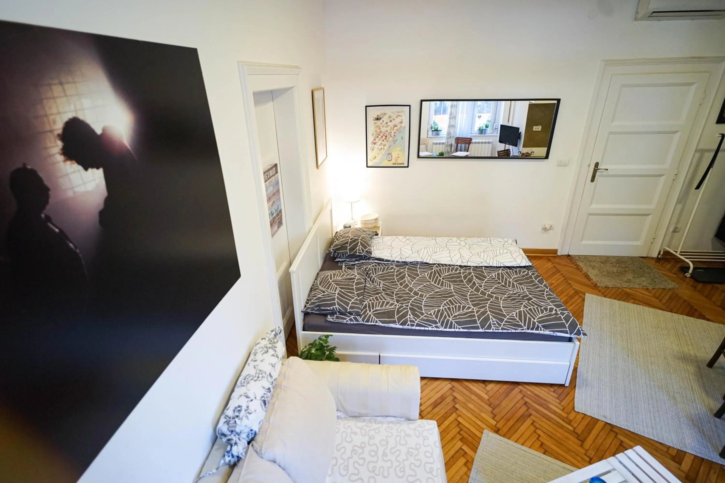 Bed in Apartment Park