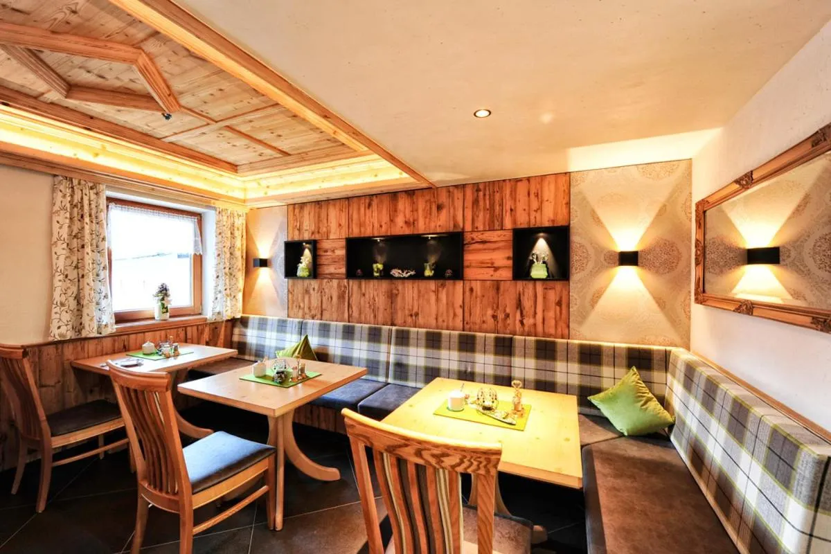 Breakfast in Hotel Garni Stefanie