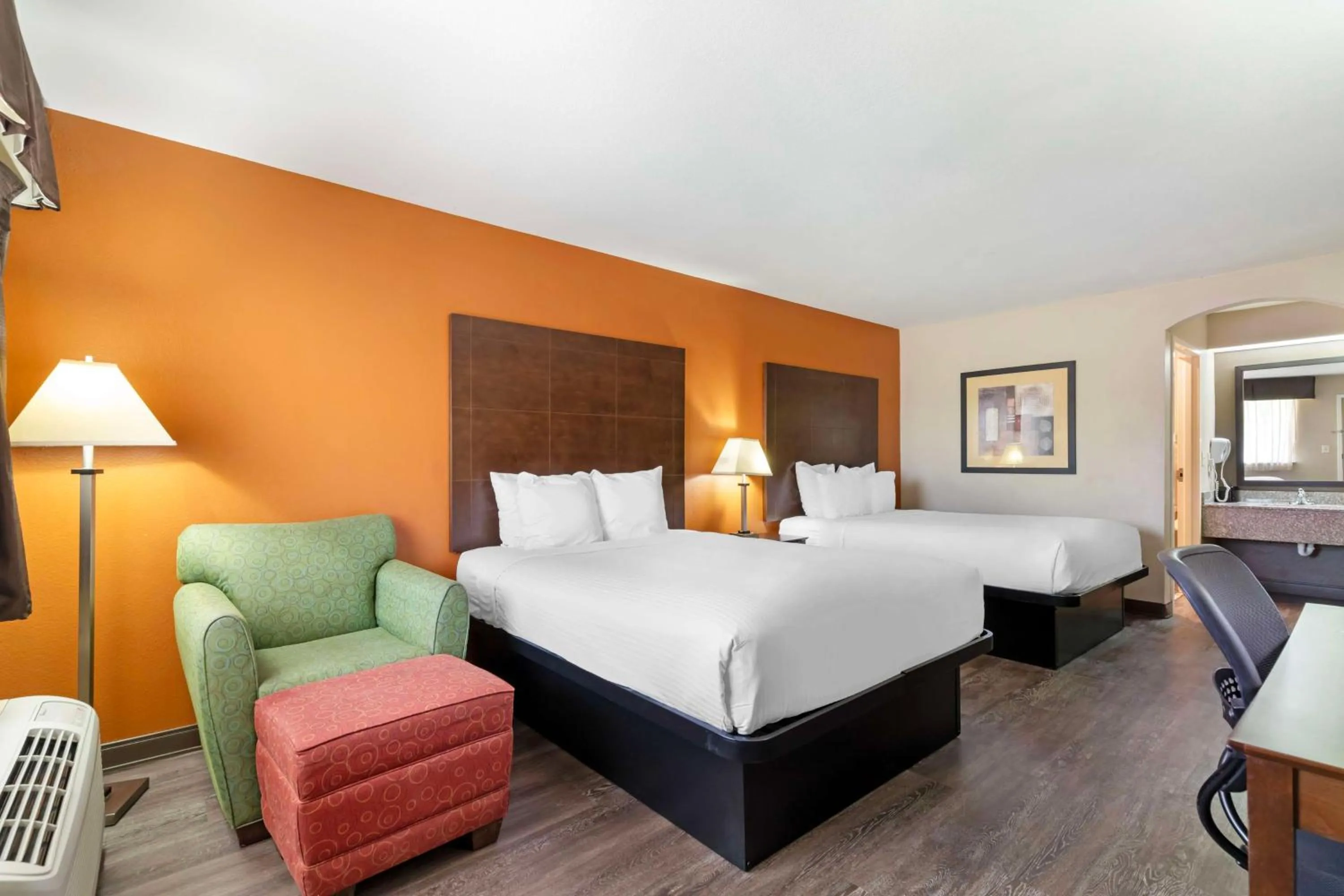 Bedroom, Bed in Best Western Inn & Suites New Braunfels