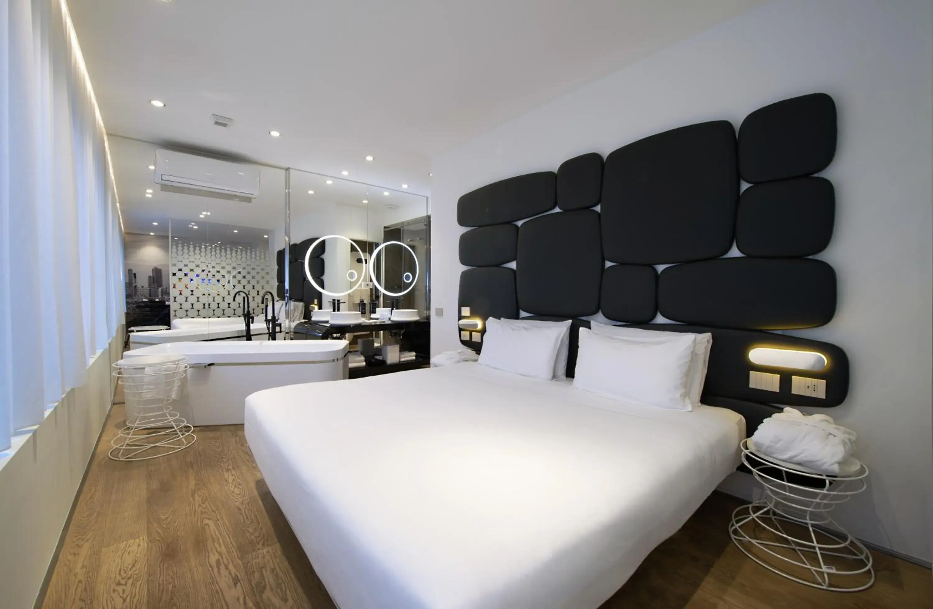 Photo of the whole room, Bed in The Street Milano Duomo | a Design Boutique Hotel Photo of the whole room, Bed in The Street Milano Duomo | a Design Boutique Hotel
