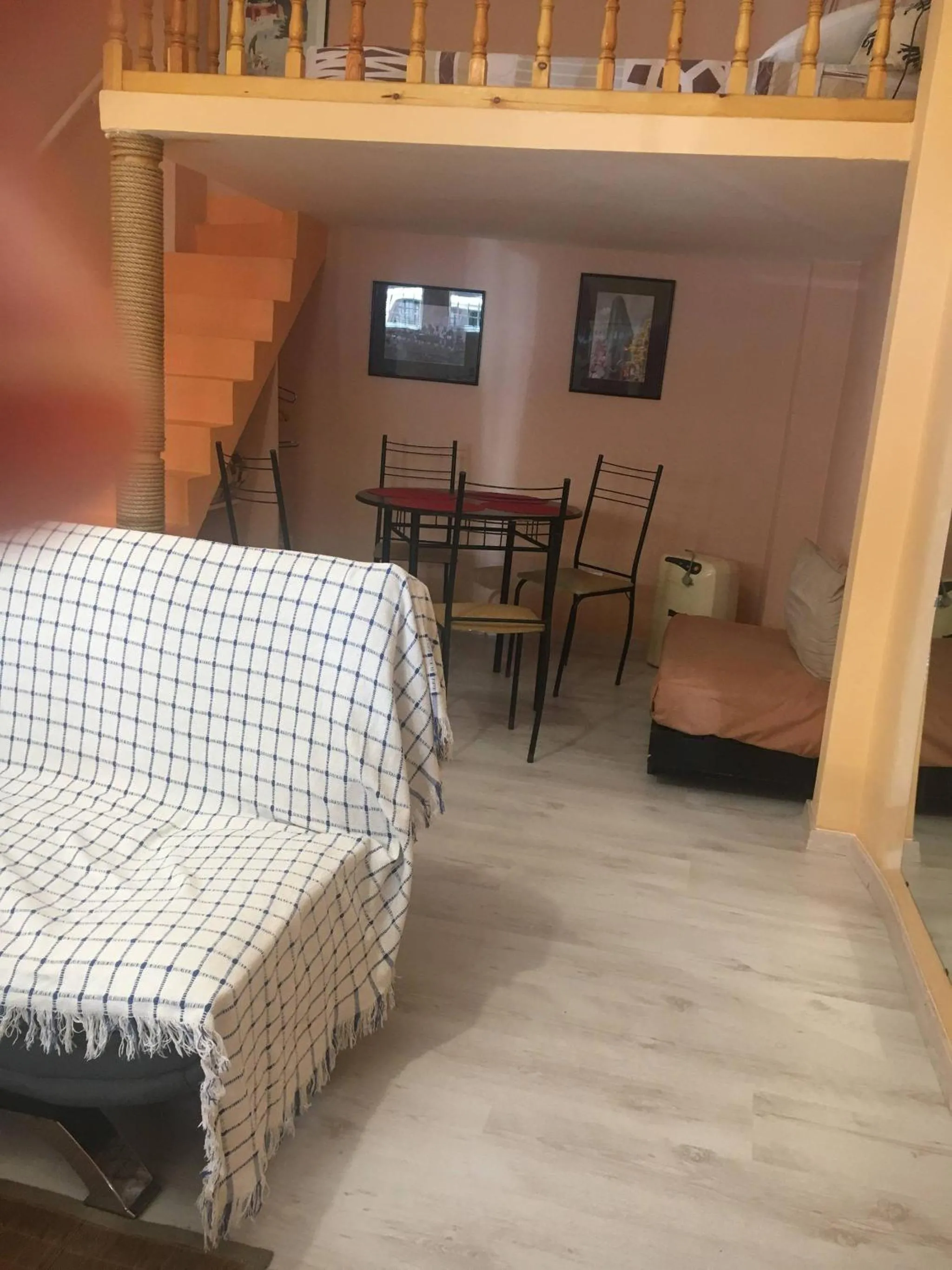 Dining area, Bed in Studio Mezzanine Kasbah Tanger - Climatise