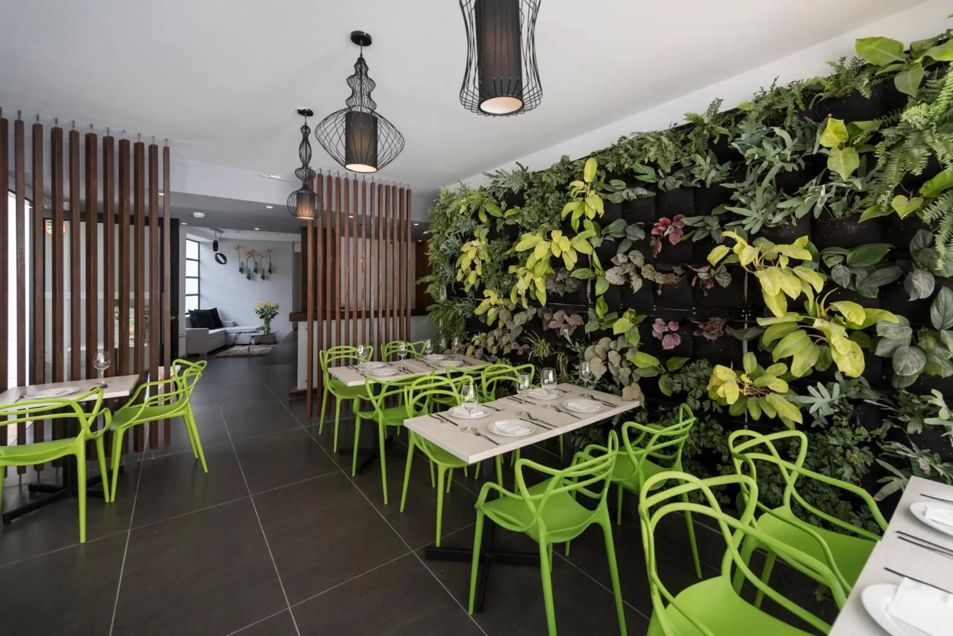 Restaurant/places to eat in Foresta Hotel