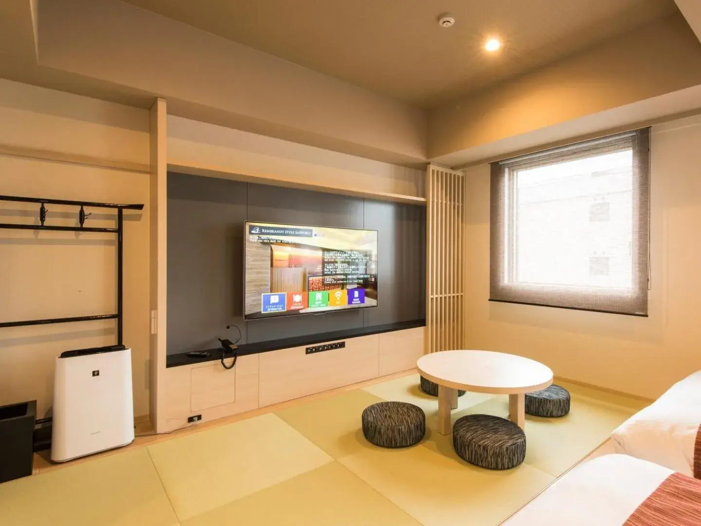 Bed in Rembrandt Style Sapporo Bed in Rembrandt Style Sapporo