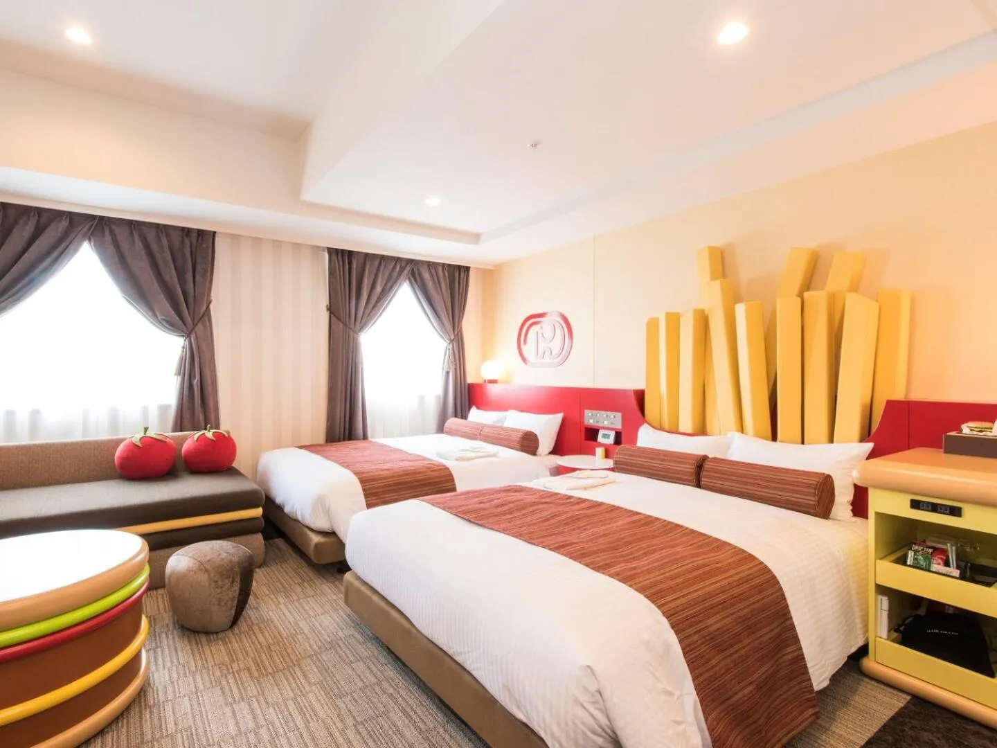 Bed in Rembrandt Style Sapporo