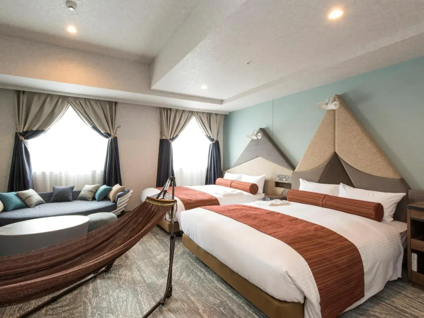 Bed in Rembrandt Style Sapporo Bed in Rembrandt Style Sapporo