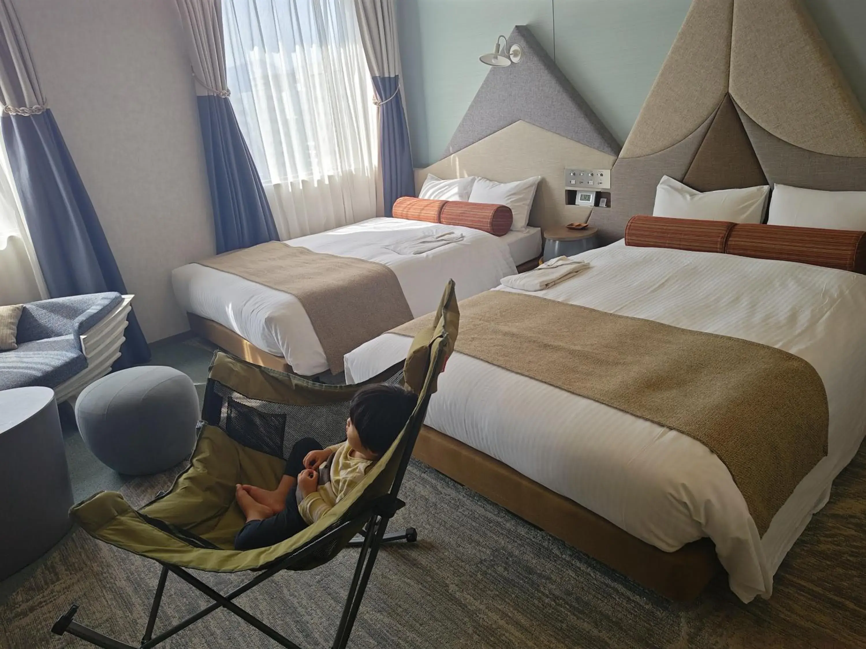 People, Bed in Rembrandt Style Sapporo People, Bed in Rembrandt Style Sapporo
